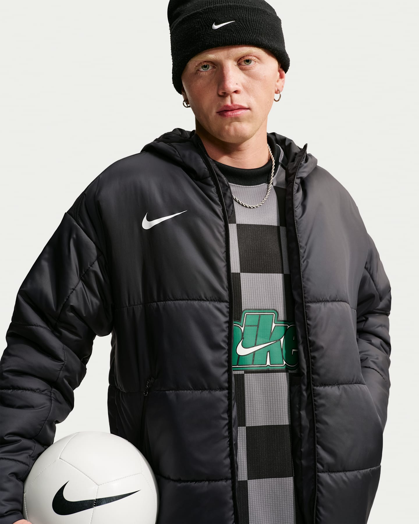 Мужская футбольная куртка с синтетическим утеплителем Nike Academy, цвет: Чёрный / Белый — фото 6