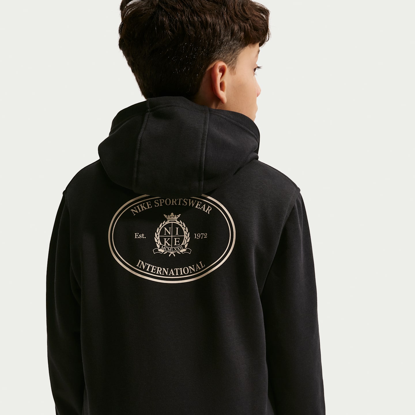 Детское худи Nike Sportswear Club из френч терри, цвет: Чёрный / Sanddrift — фото 5
