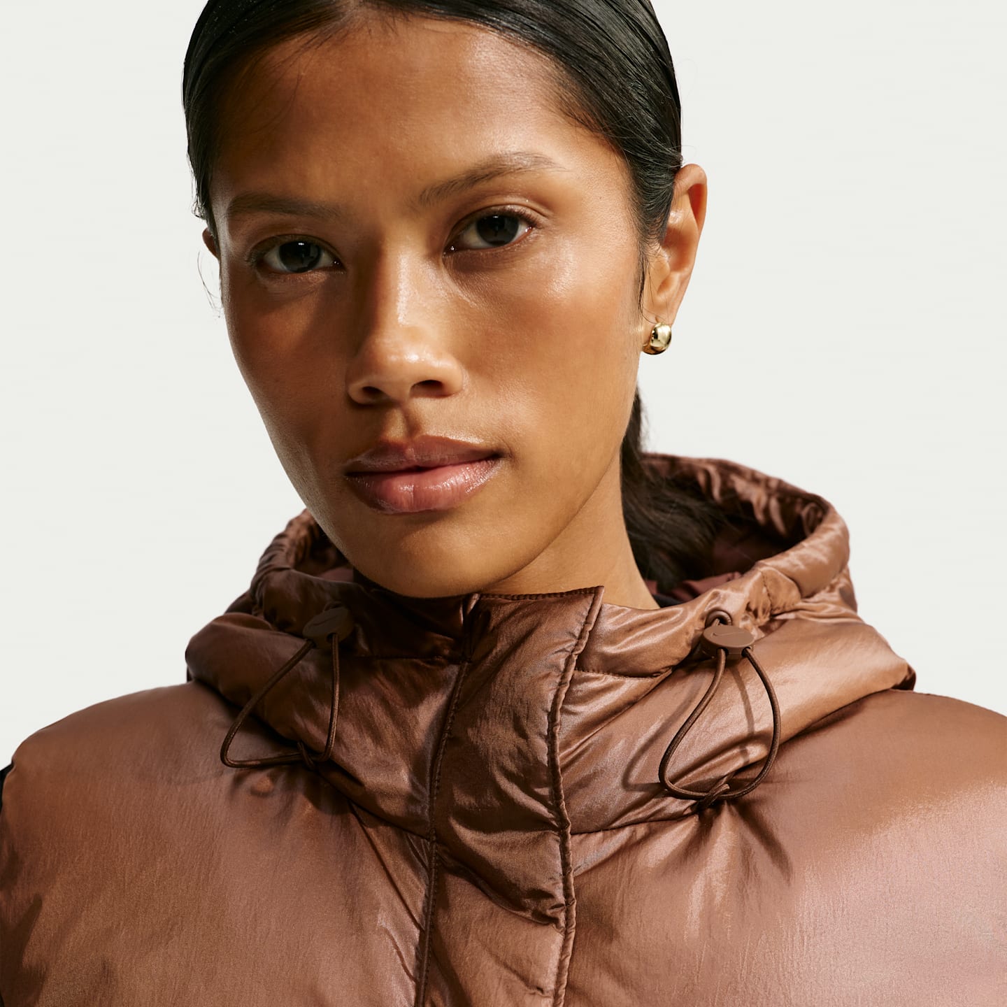 Женский жилет Nike Sportswear Windpuffer Loose Storm-FIT Hooded Down, цвет: Какао / Молочный — фото 3