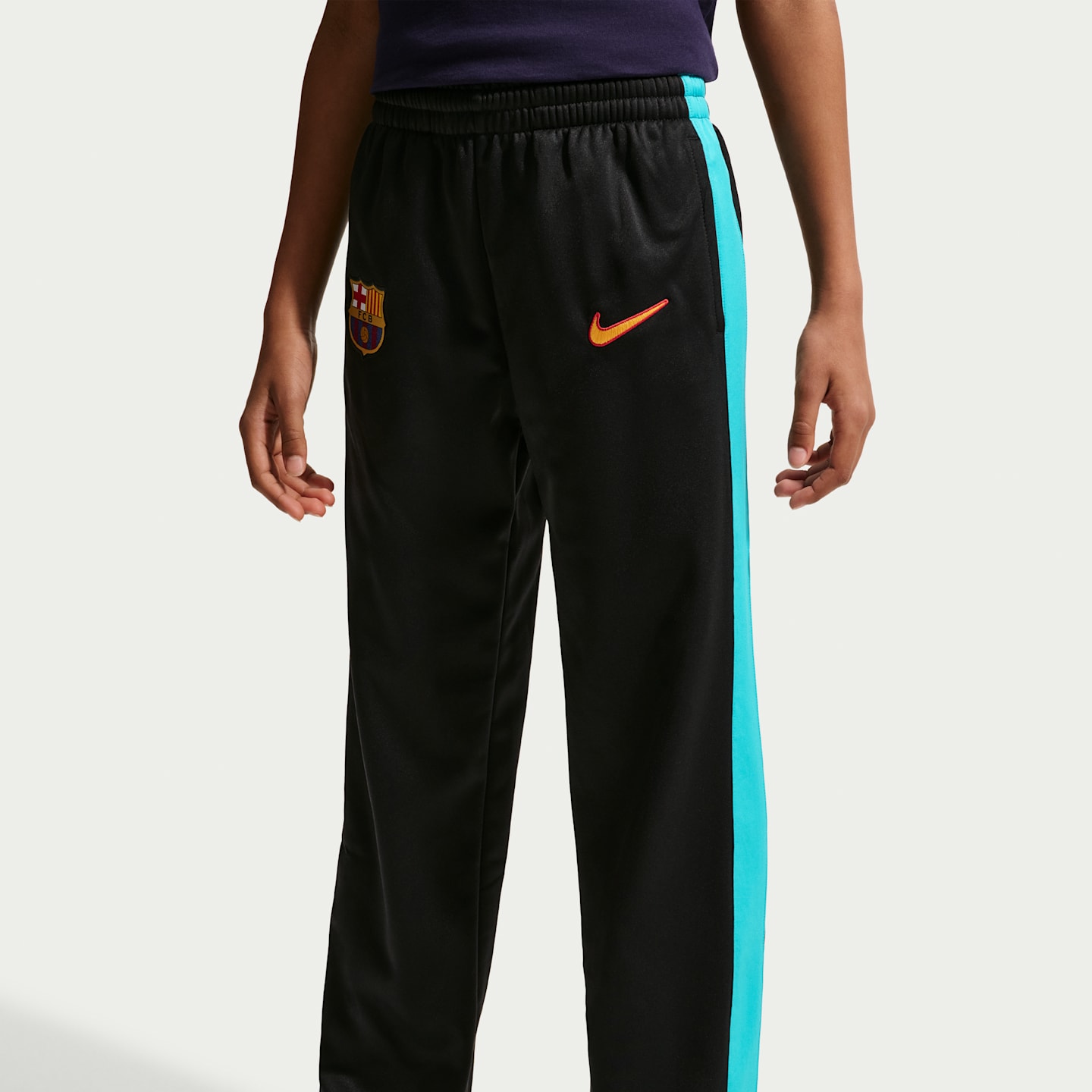 Детские комплекты Nike FC Barcelona Third Dri-FIT Soccer Hooded Tracksuit, цвет: Чёрный / Синий — фото 4