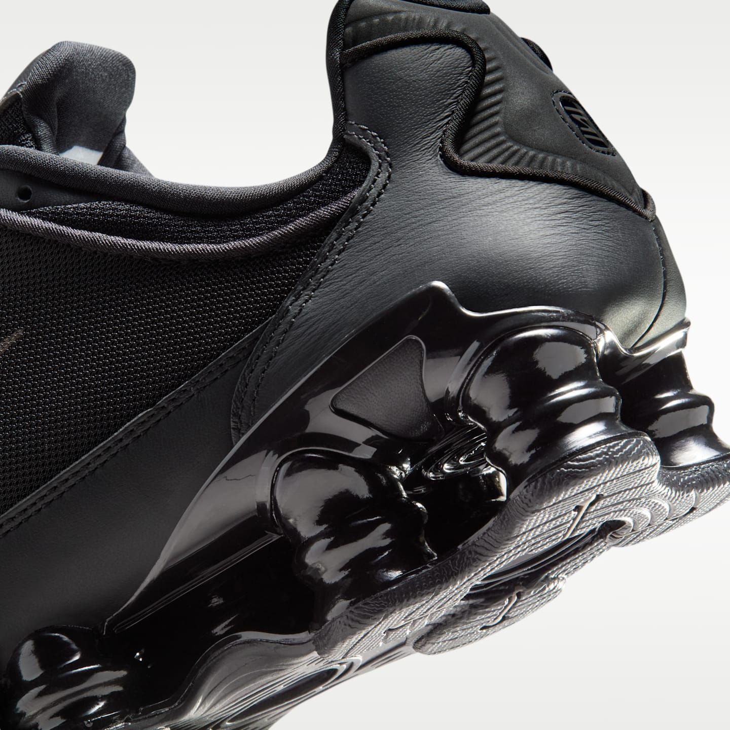 Женские кроссовки Nike Shox TL, цвет: Чёрный / Серо-бежевый — фото 8