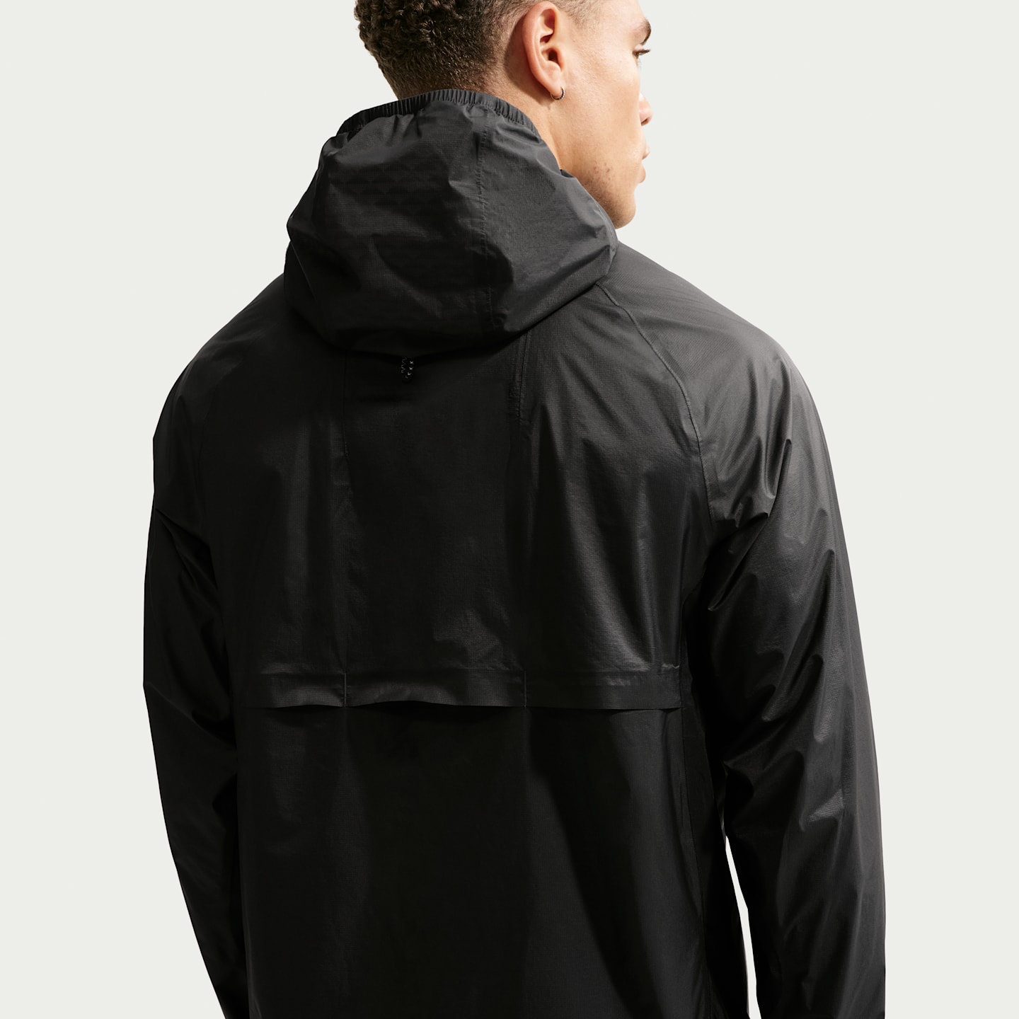 Мужская куртка Nike ACG Trailwind Storm-FIT ADV, цвет: Антрацитовый / Снежный белый — фото 2