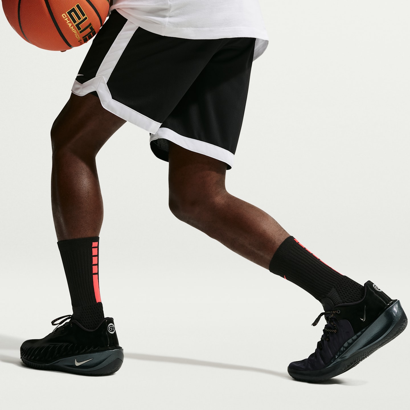 Носки Elite для мужчин, средней высоты, с амортизацией — Nike, цвет: Чёрный / Малиновый — фото 4
