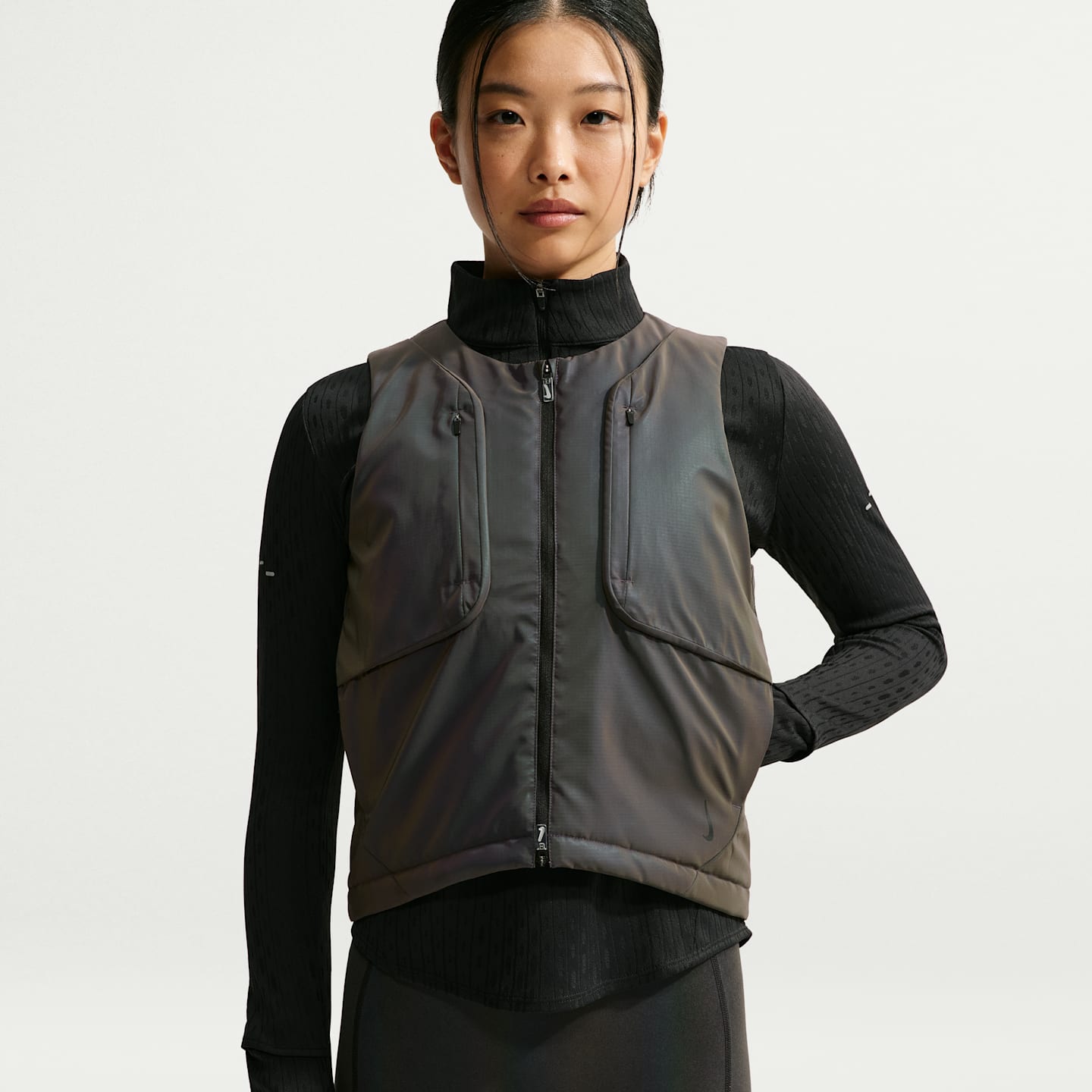 Женский жилет NikeLab Running Flash Therma-FIT Vest, цвет: Разноцветный / Чёрный — фото 1