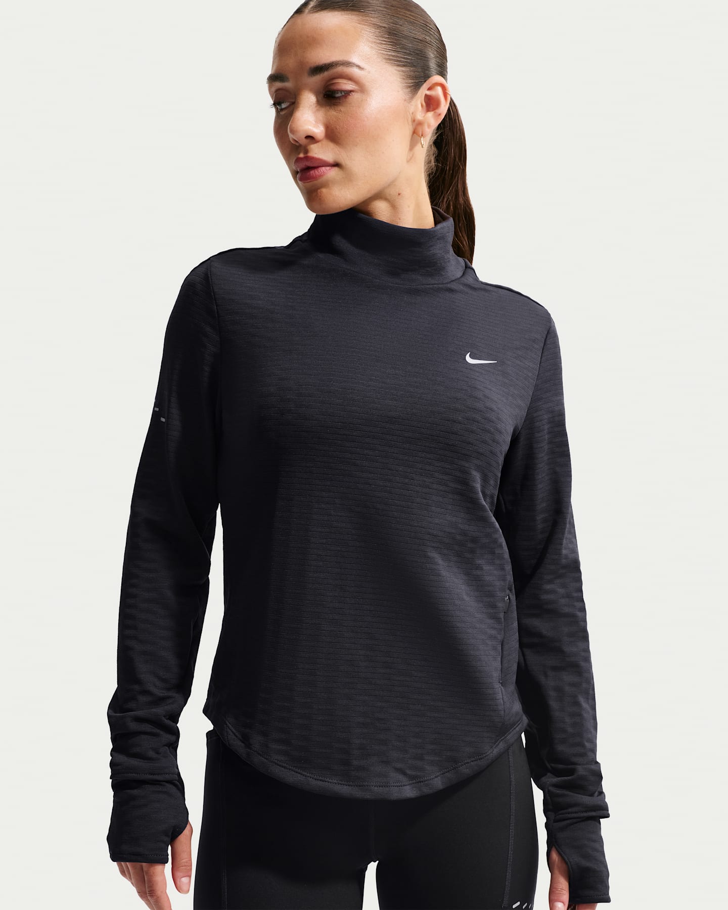 Женский топ Nike Swift Therma-FIT Turtle-Neck Running Top, цвет: Чёрный — фото 7