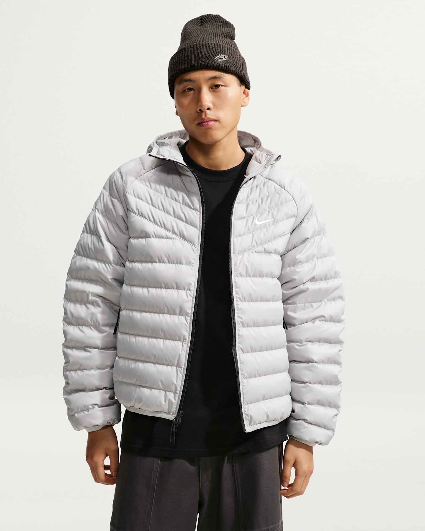 Мужская куртка Nike Windrunner Lightweight Down Microchannel, цвет: Серый туманный / Белый — фото 7