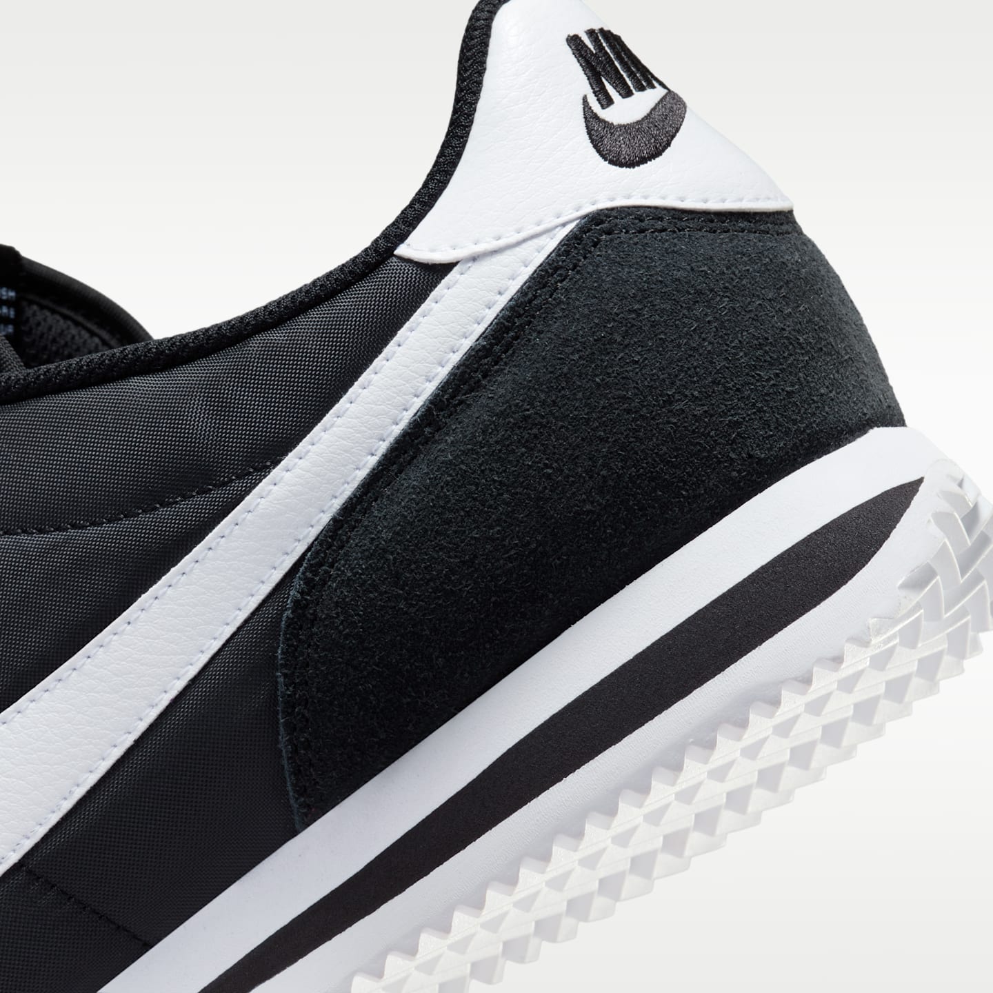 Мужские кроссовки Nike Cortez Textile, цвет: Чёрный / Белый — фото 8