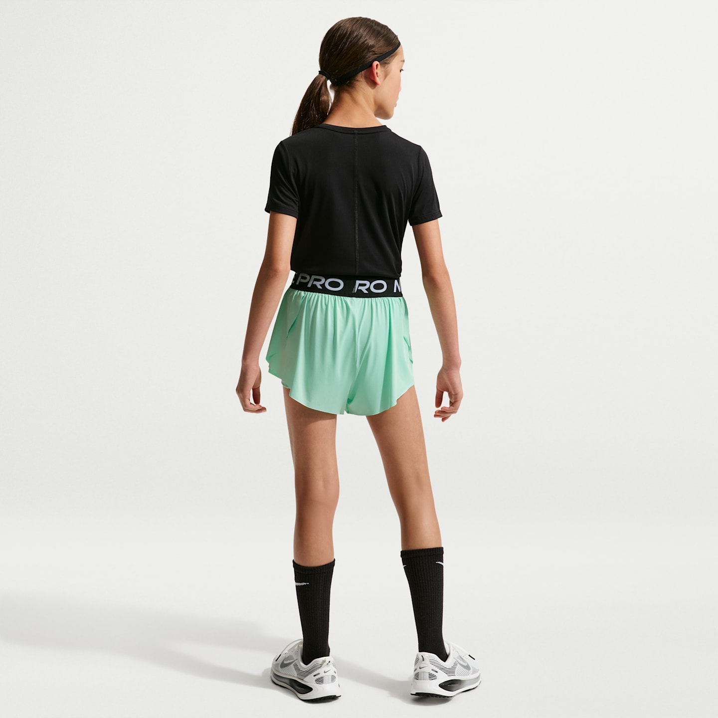Шорты Nike Pro Dri-FIT 2-in-1 для девочек, цвет: Зелёный / Чёрный — фото 5