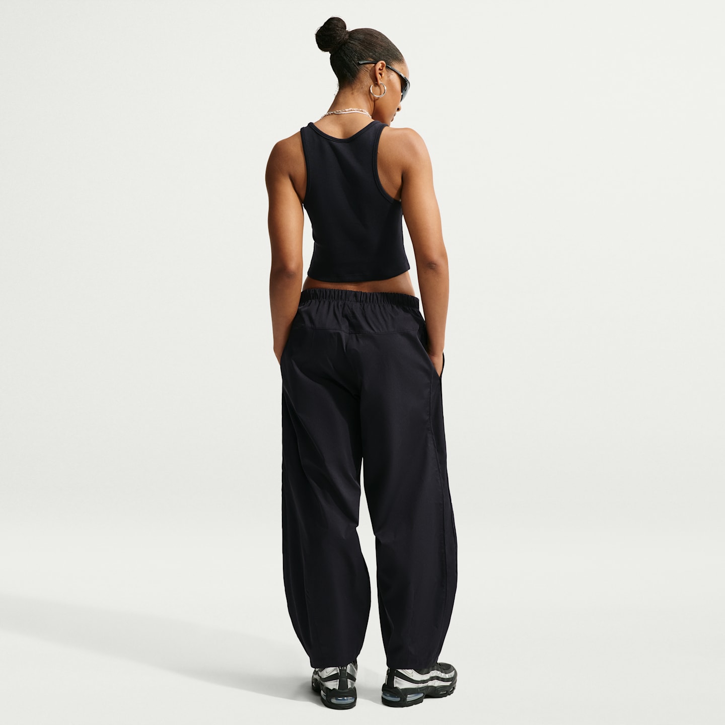 Женский топ Nike Sportswear Tight Cropped, цвет: Чёрный / Белый — фото 5