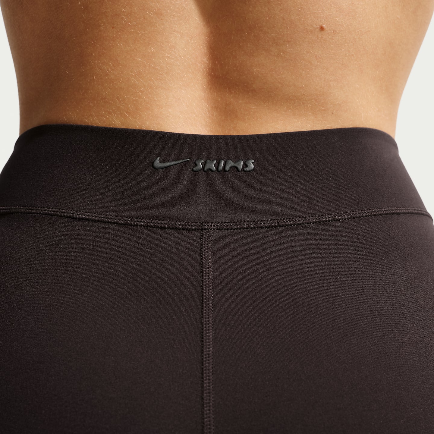 Женские шорты NikeSKIMS Studio Stretch, цвет: Кофейный — фото 6