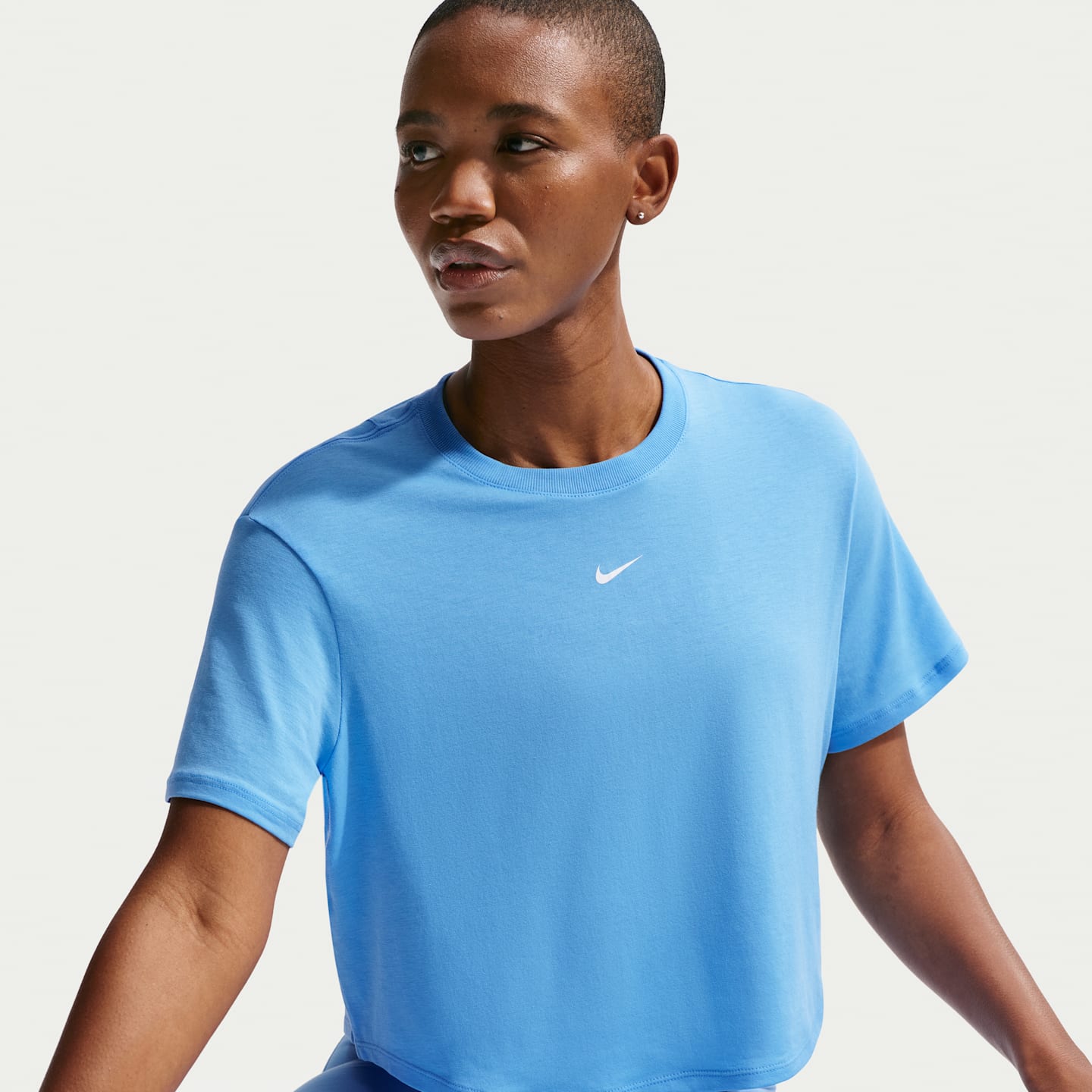 Женский укороченный топ Nike One Relaxed Dri-FIT с коротким рукавом, цвет: Синий / Белый — фото 3