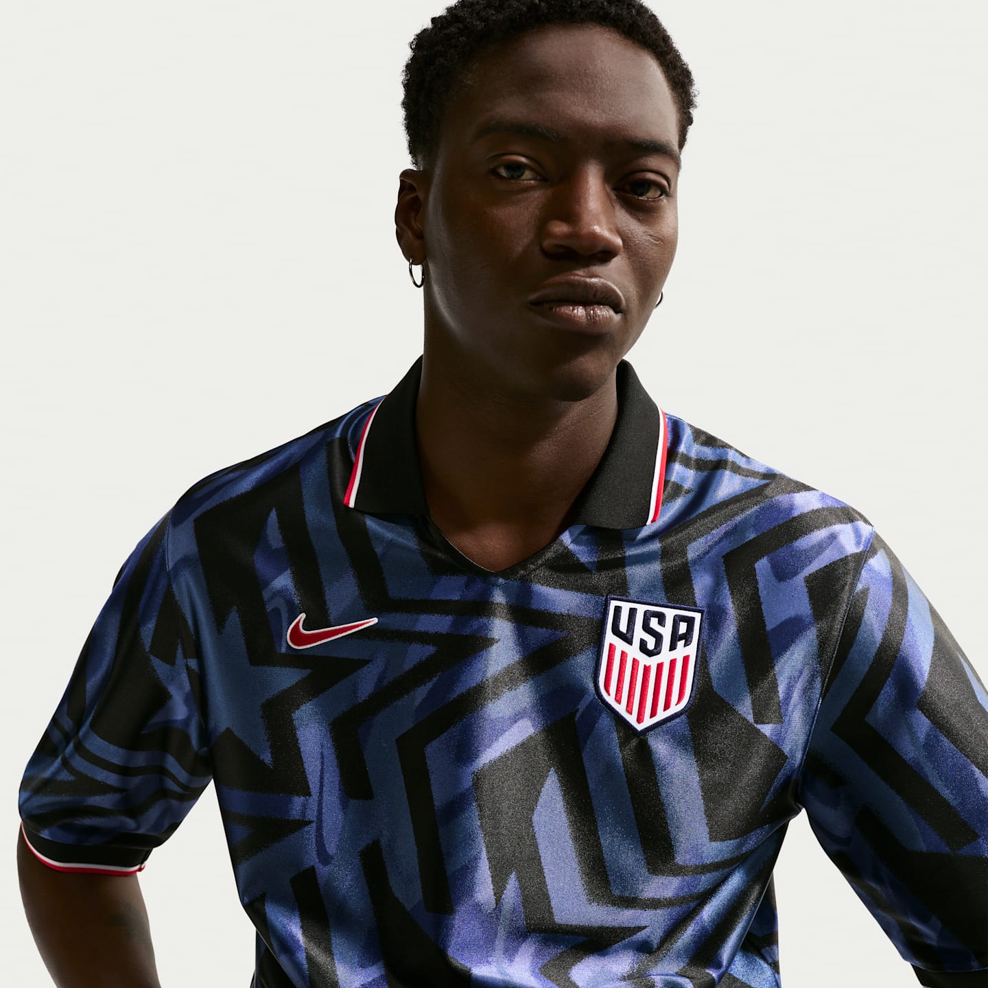 Мужской футбольный топ с короткими рукавами Nike Usmnt Energy Dri-FIT, цвет: Тёмно-синий / Красный — фото 2