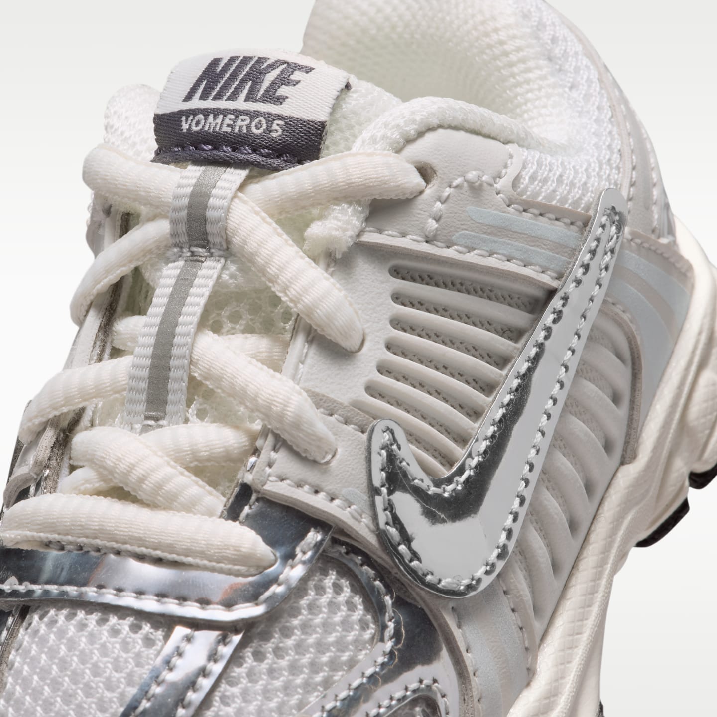 Детские кроссовки Nike Vomero 5 Baby/Toddler (Classic Laces), цвет: Молочный / Серебристый — фото 7