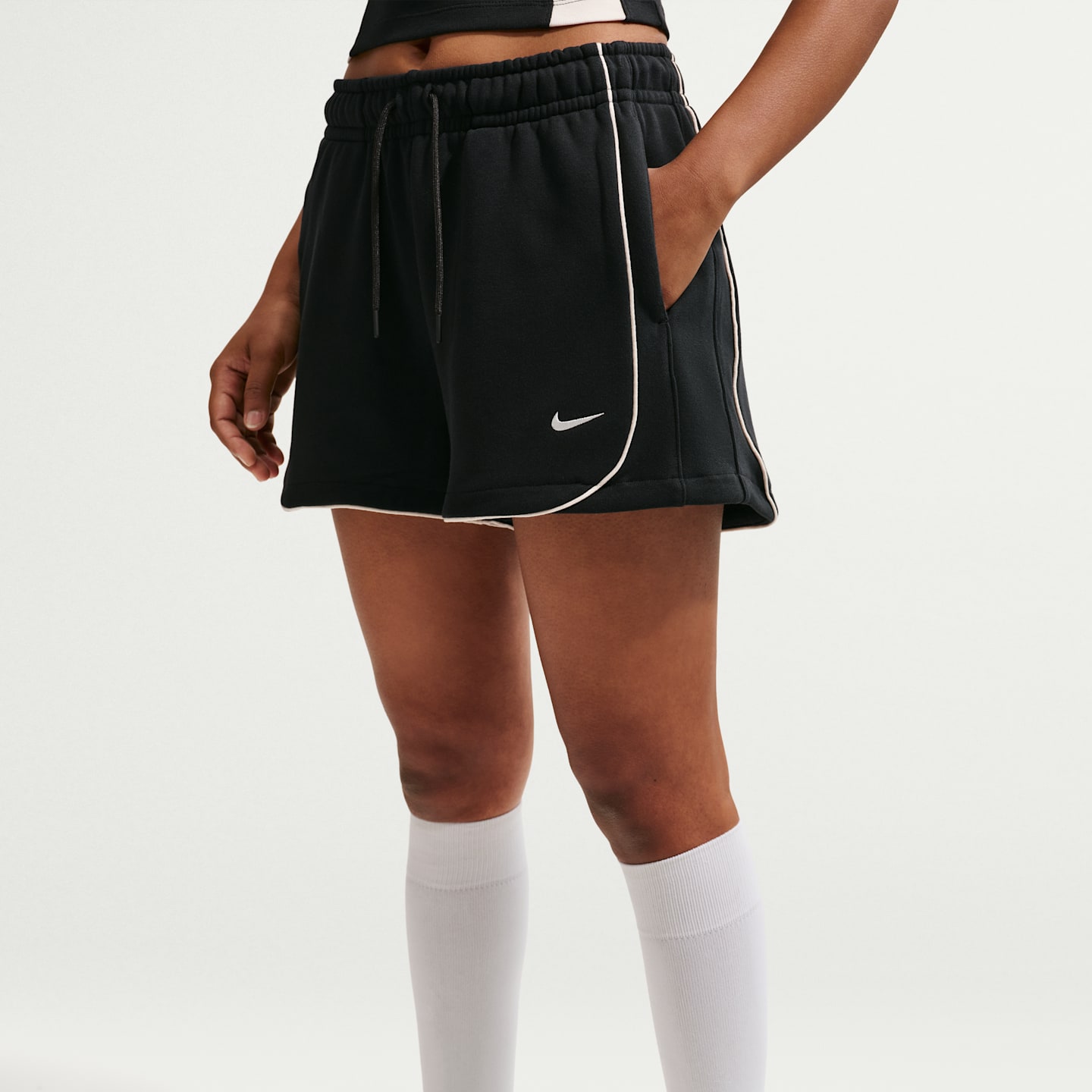 Женские шорты Nike Sportswear Loose Mid-Rise 3" Fleece, цвет: Чёрный / Меловой — фото 2