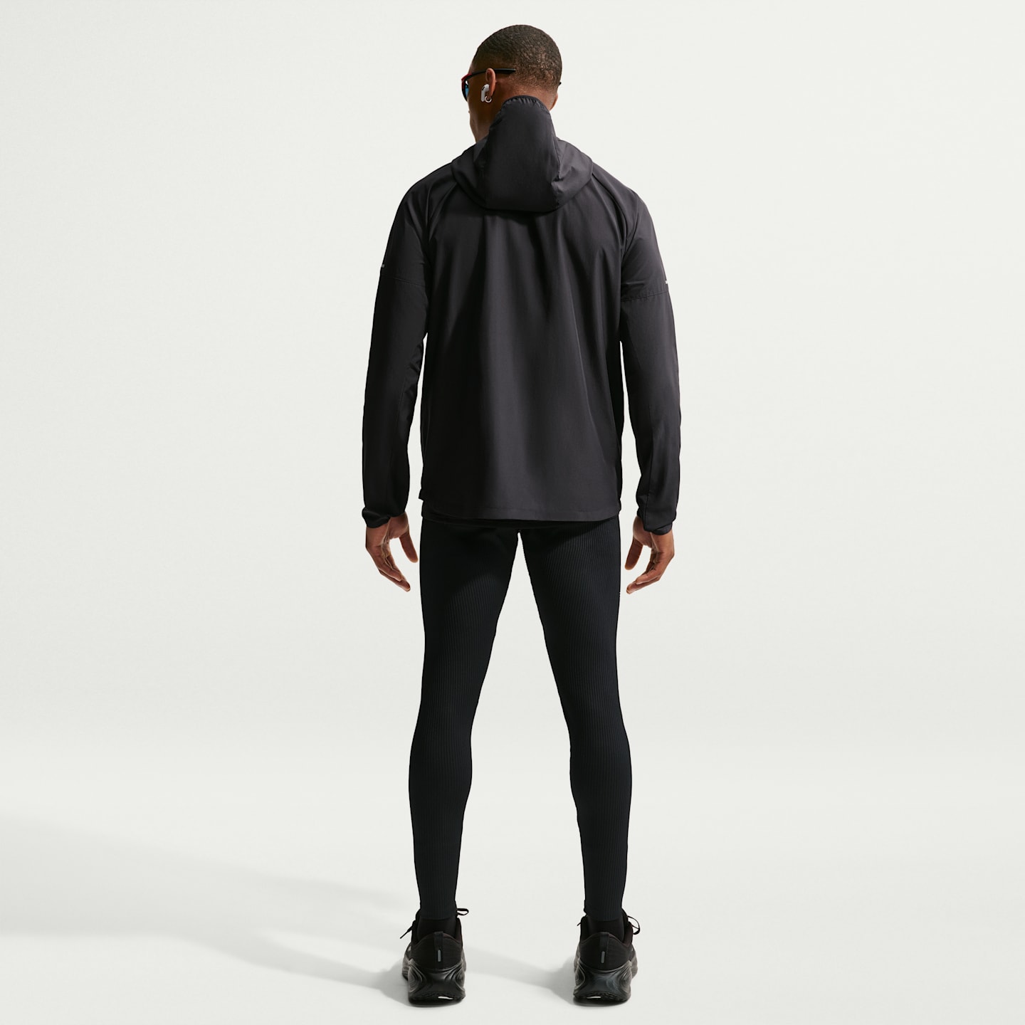 Мужские беговые тайтсы Nike AeroSwift Dri-FIT ADV, цвет: Чёрный / Снежный белый — фото 4