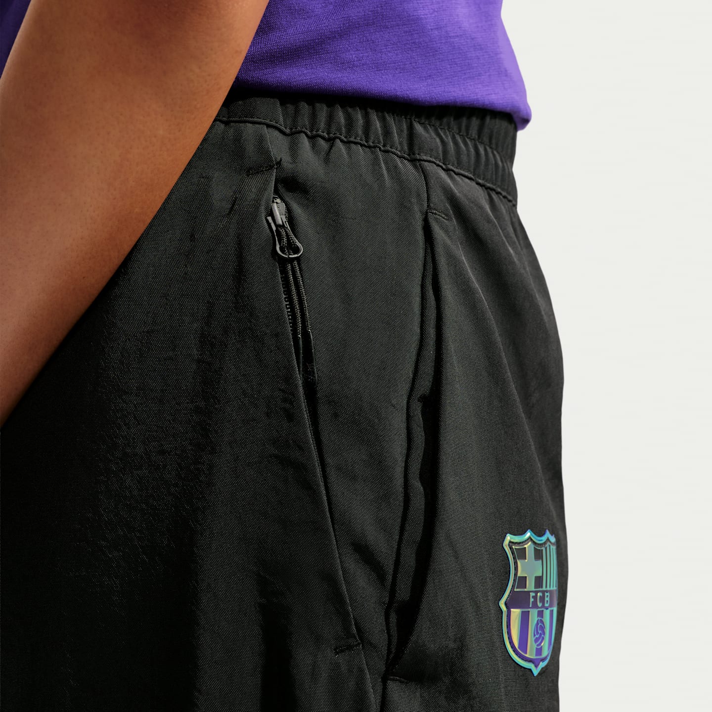 Женские футбольные брюки Nike FC Barcelona Mamba Away из тканой ткани, цвет: Чёрный — фото 6