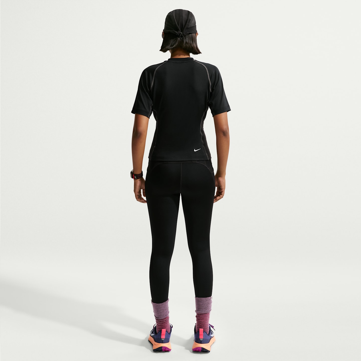 Женская термофутболка Nike ACG Wildsee Dri-FIT с коротким рукавом, цвет: Чёрный / Антрацитовый — фото 5