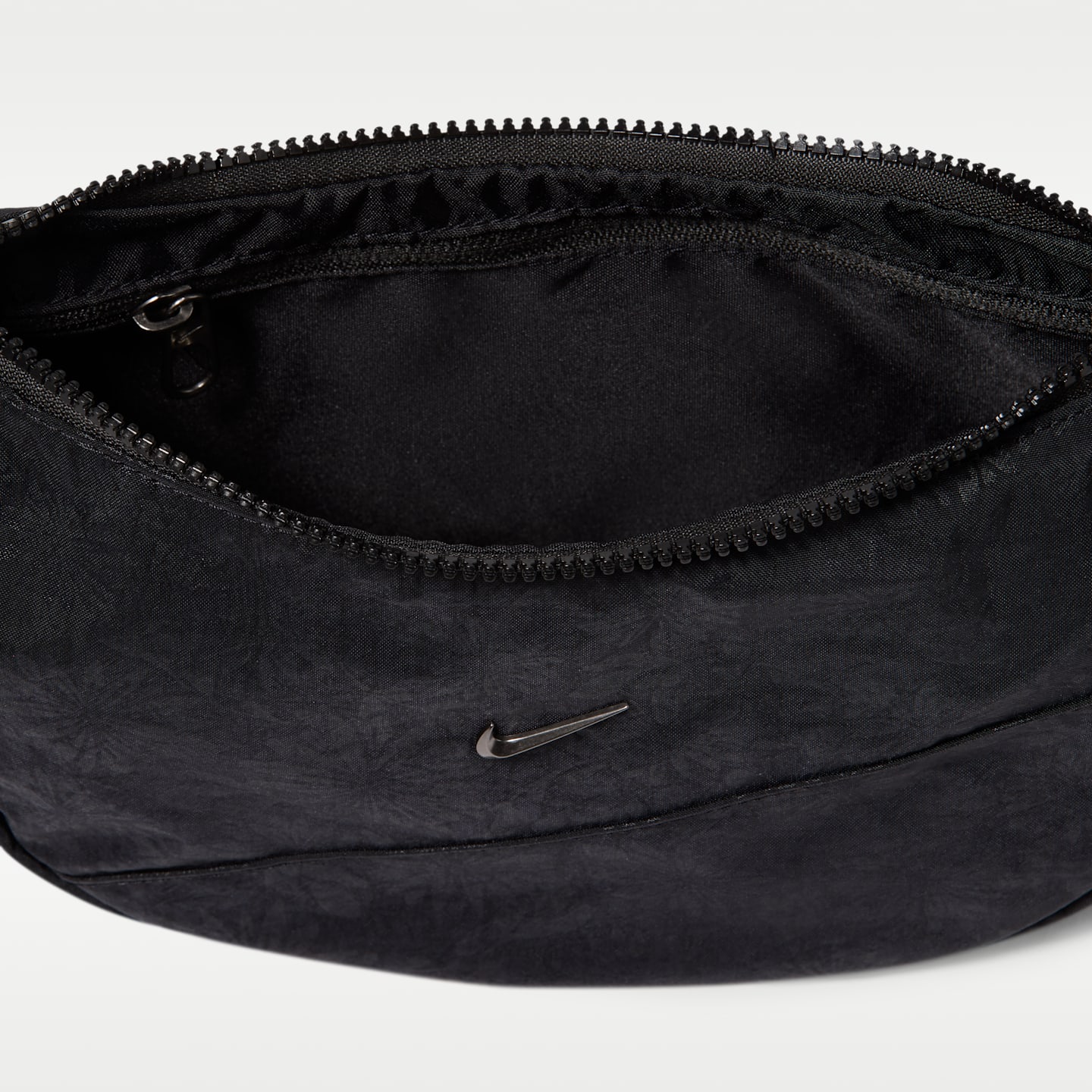 Женская сумка Nike Aura Floral Crescent Crossbody (4L), цвет: Чёрный / Графитовый — фото 5