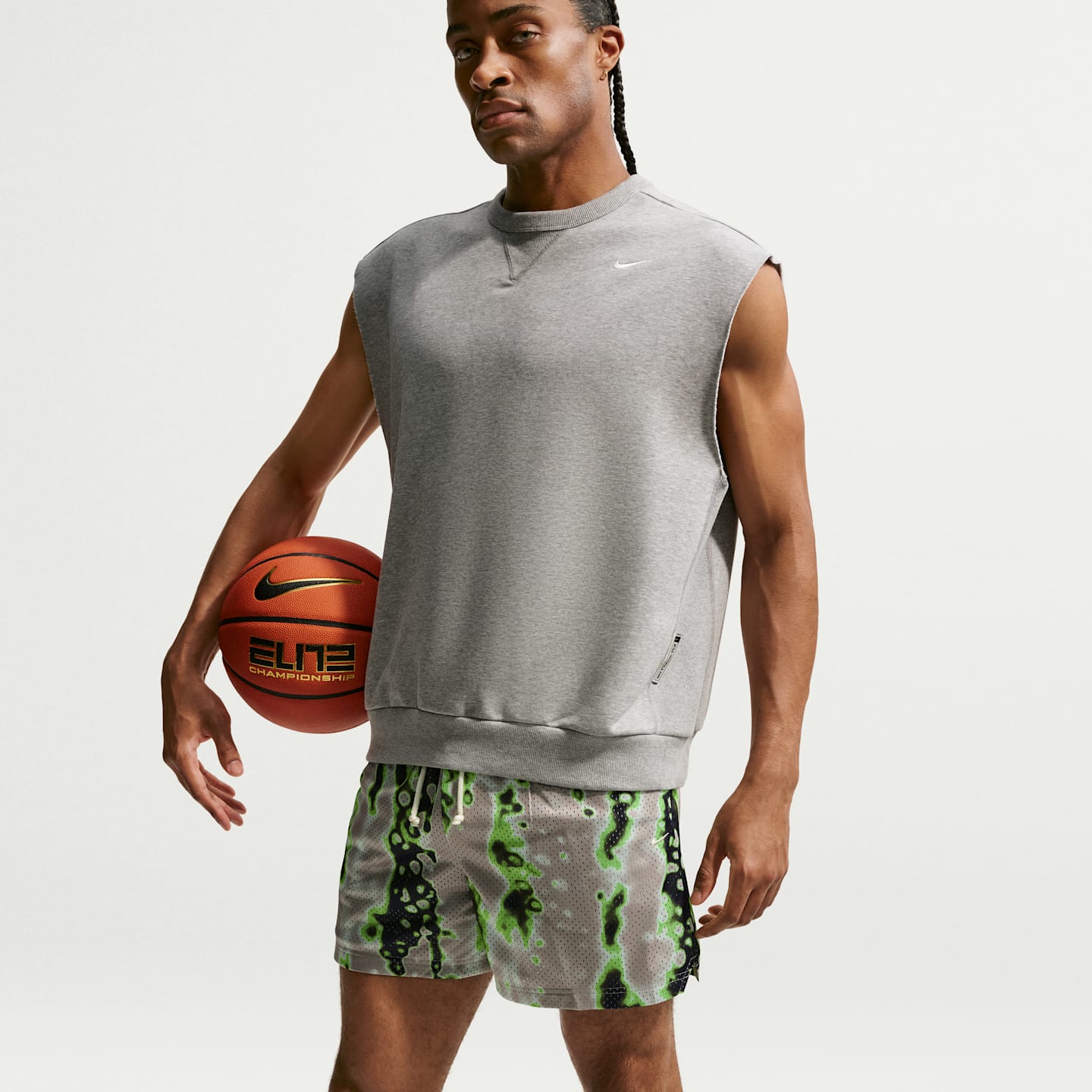 Мужские шорты Nike Standard Issue 5" Practice Mesh Basketball, цвет: Кремовый / Бледная слоновая кость — фото 4