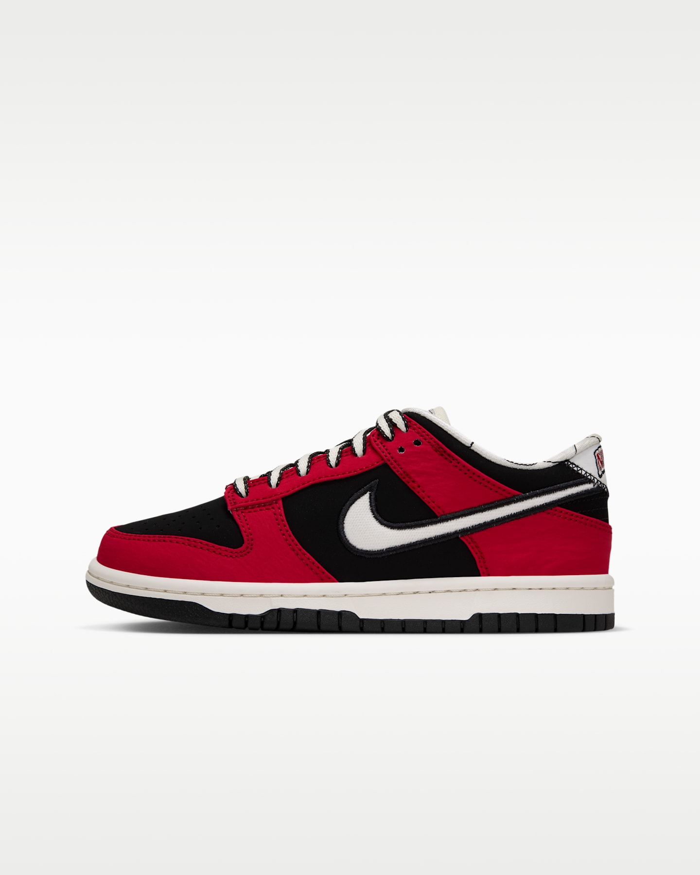 Детские кроссовки Nike Dunk Low LV8 Big Kids' Shoes, цвет: Чёрный / Красный — фото 9