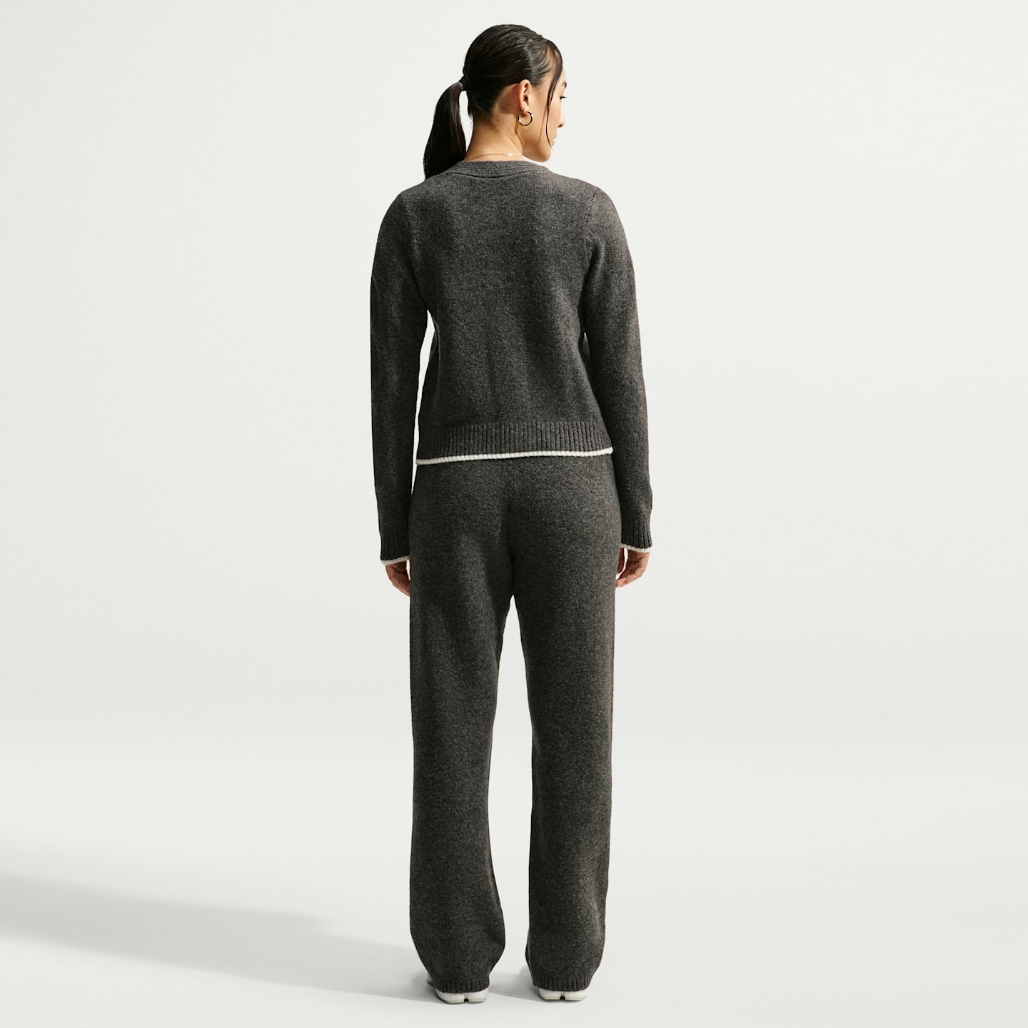 Женский приталенный кардиган Nike Sportswear Chill Knit, цвет: Чёрный меланжевый / Белый — фото 5