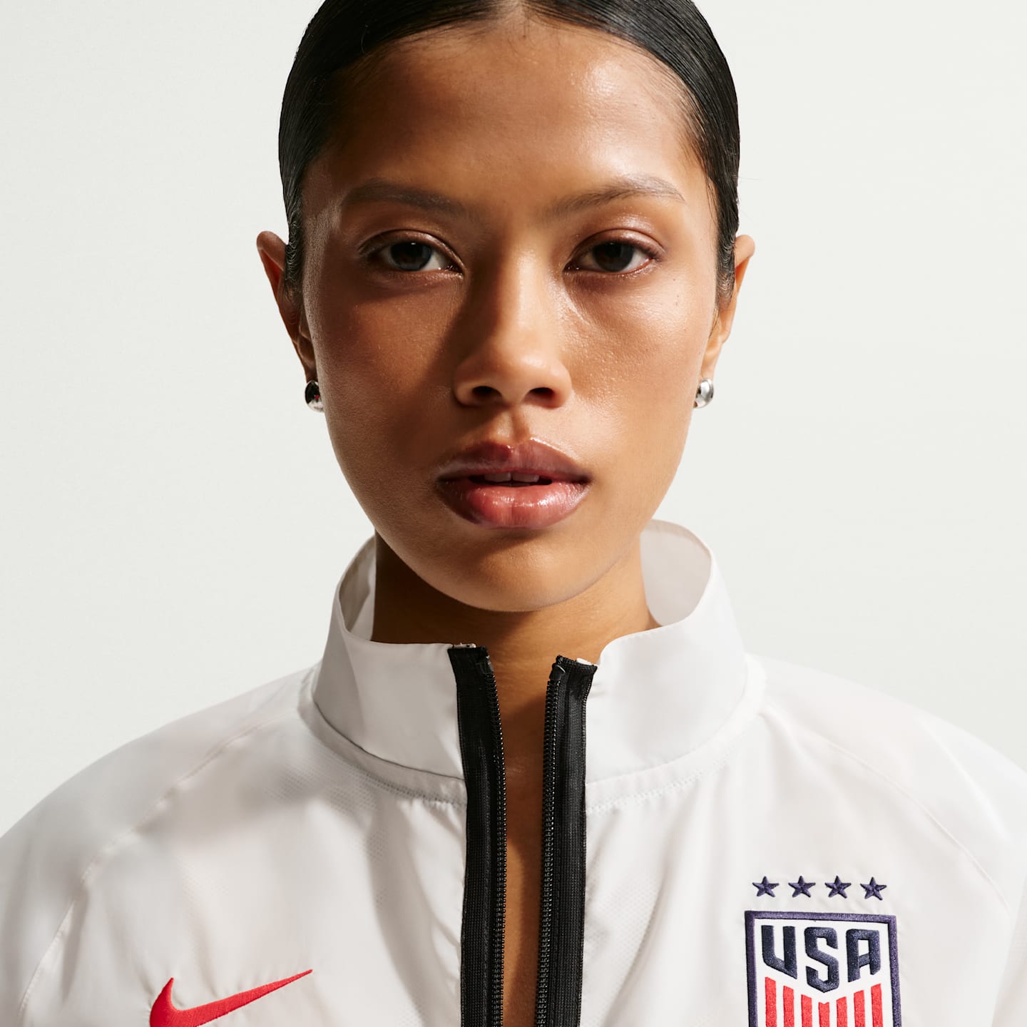 Женская футбольная куртка Nike Uswnt Anthem Dri-FIT, цвет: Молочный / Чёрный — фото 3