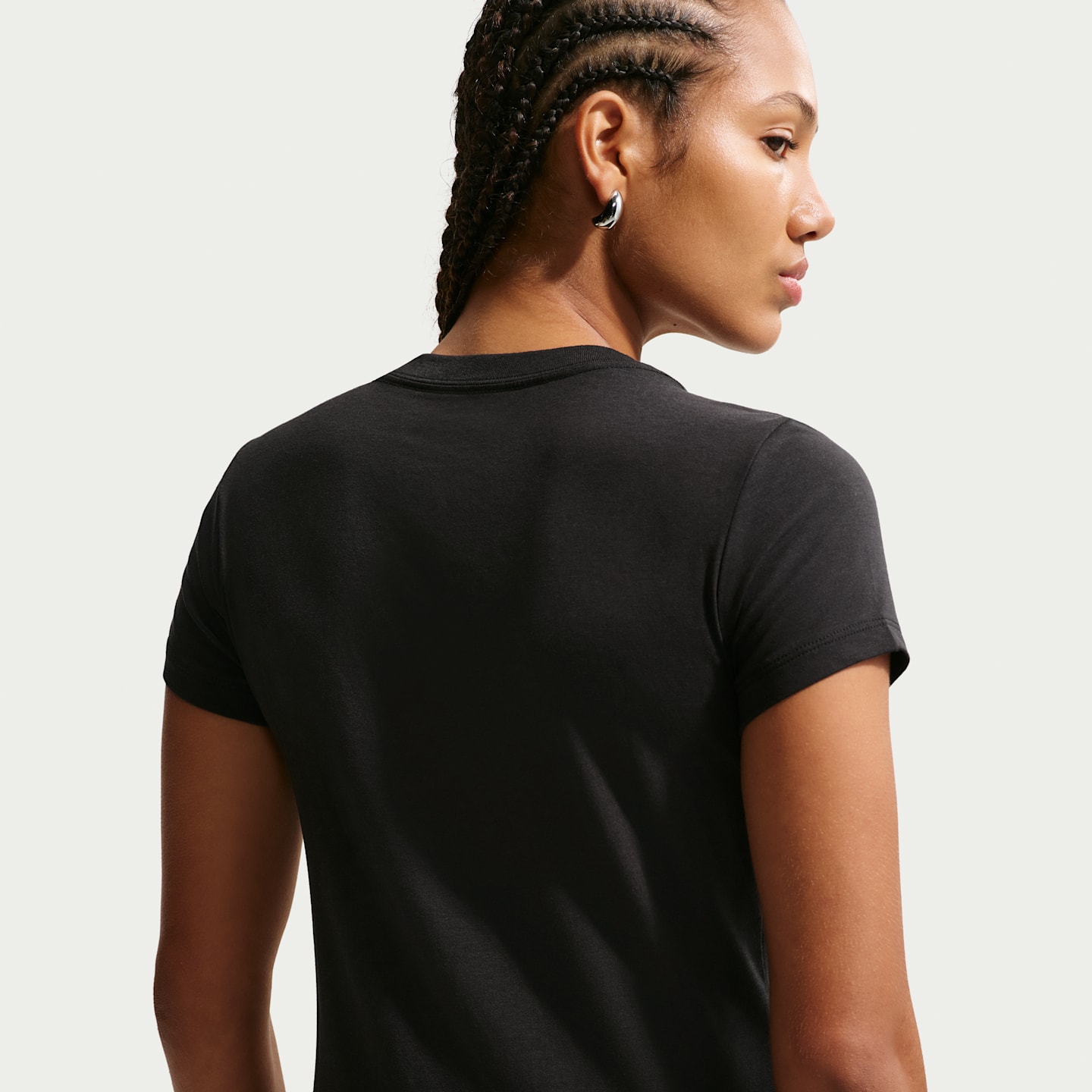 Женская футболка Nike Sportswear Chill Knit Cropped T-Shirt (Plus Size), цвет: Чёрный / Белый — фото 2