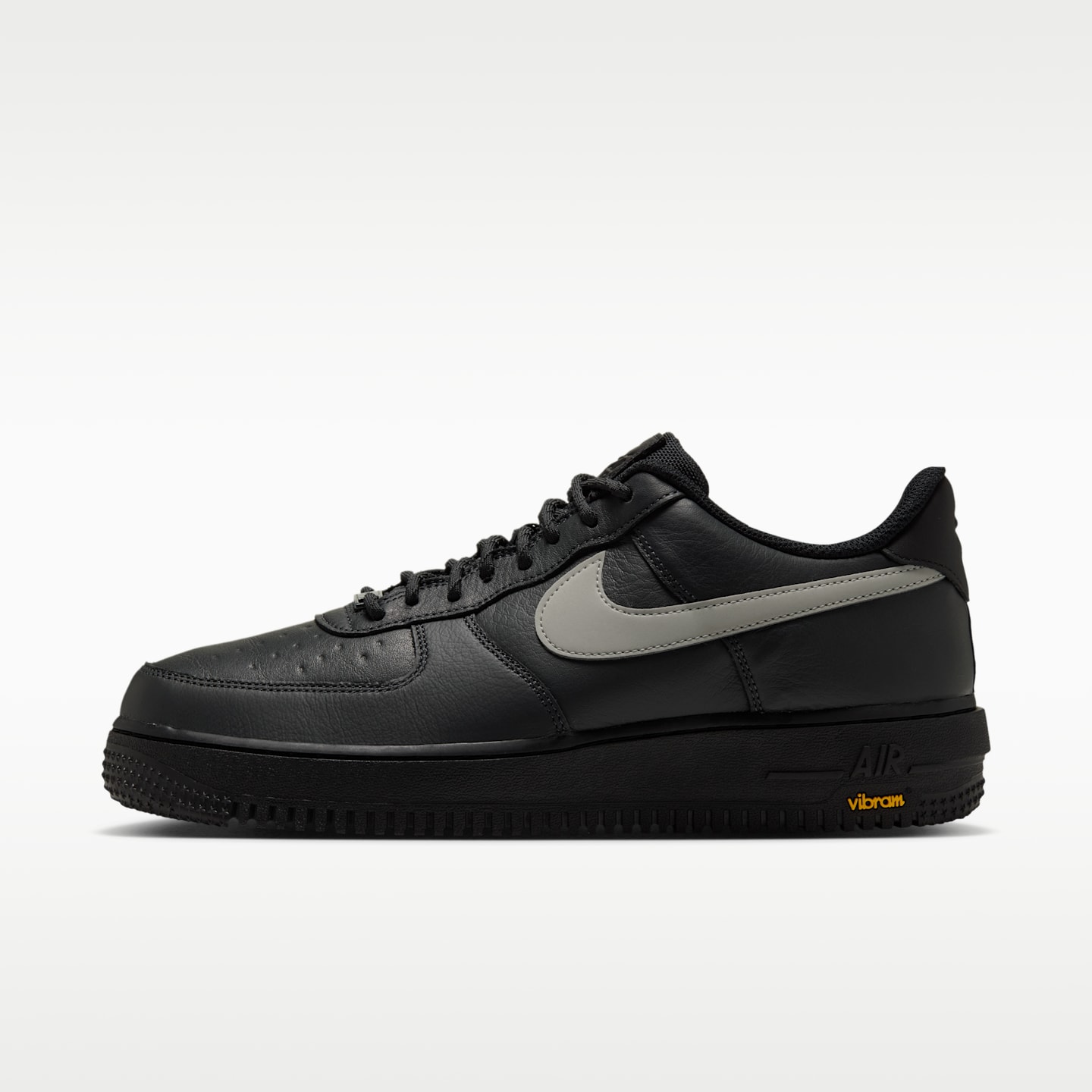 Мужские кроссовки Nike Air Force 1 GORE-TEX Vibram, цвет: Чёрный сосновый / Чёрный — фото 1