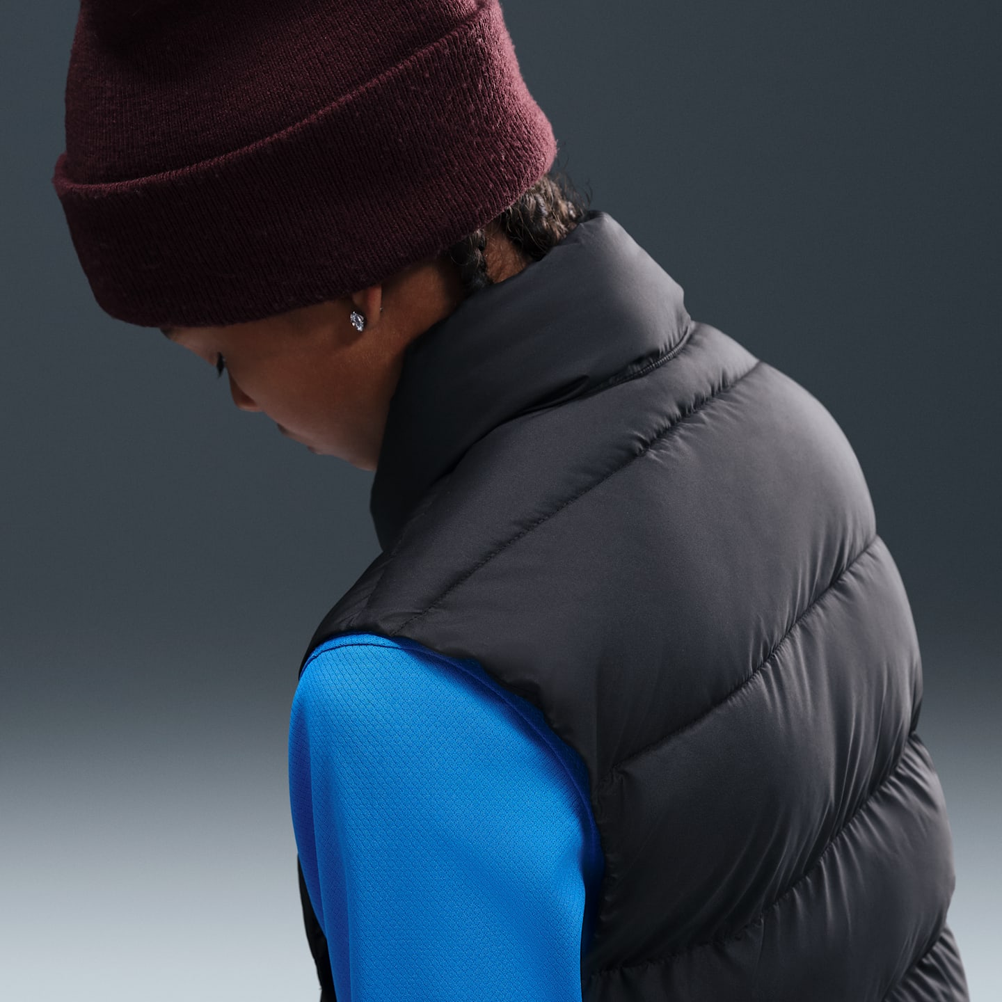 Детский жилет Nike Sportswear All Day Play Therma-FIT Loose-Fit Puffer Vest, цвет: Чёрный / Белый — фото 5