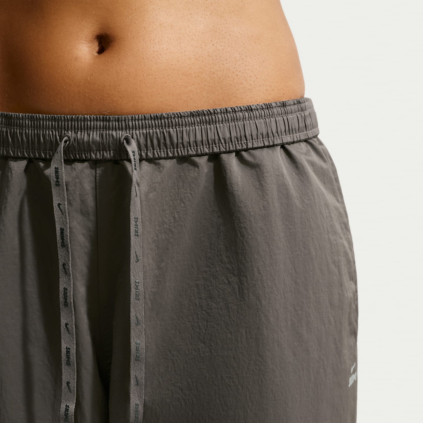 Женские брюки NikeSKIMS Crunchy Nylon Wide-Leg, цвет: Nskm Boulder — фото 6