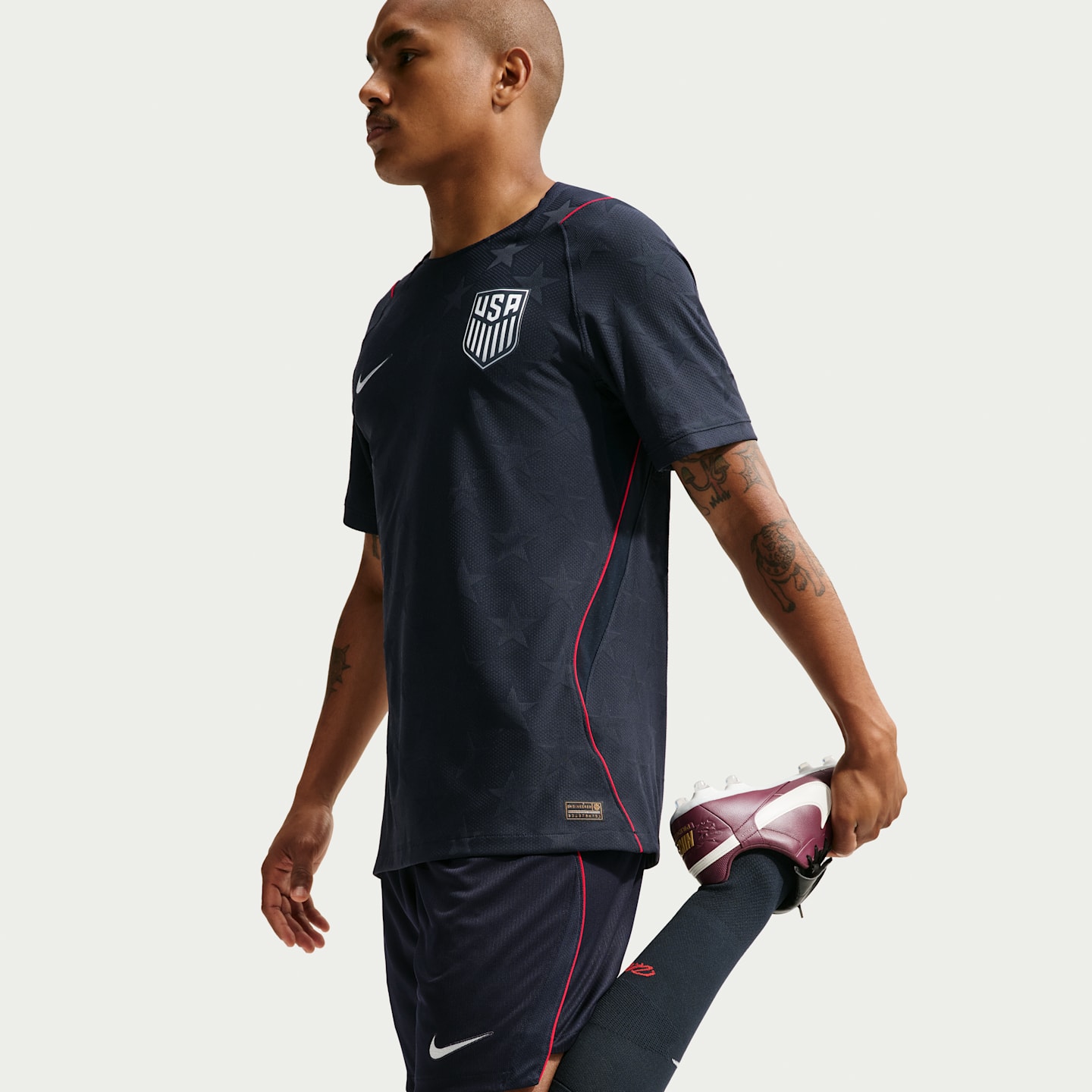 Мужские футбольные шорты Nike Usmnt 2026 Stadium Away Dri-FIT Replica, цвет: Обсидиановый / Красный — фото 4