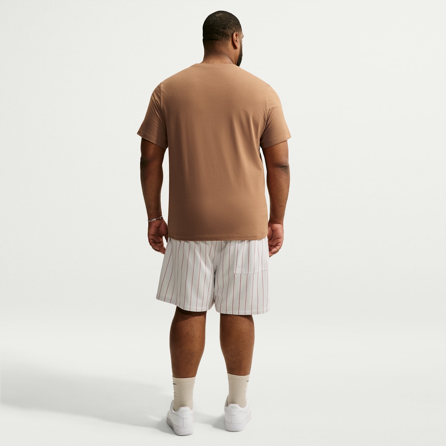 Мужская футболка Nike Sportswear Club, цвет: Коричневый / Красный — фото 10