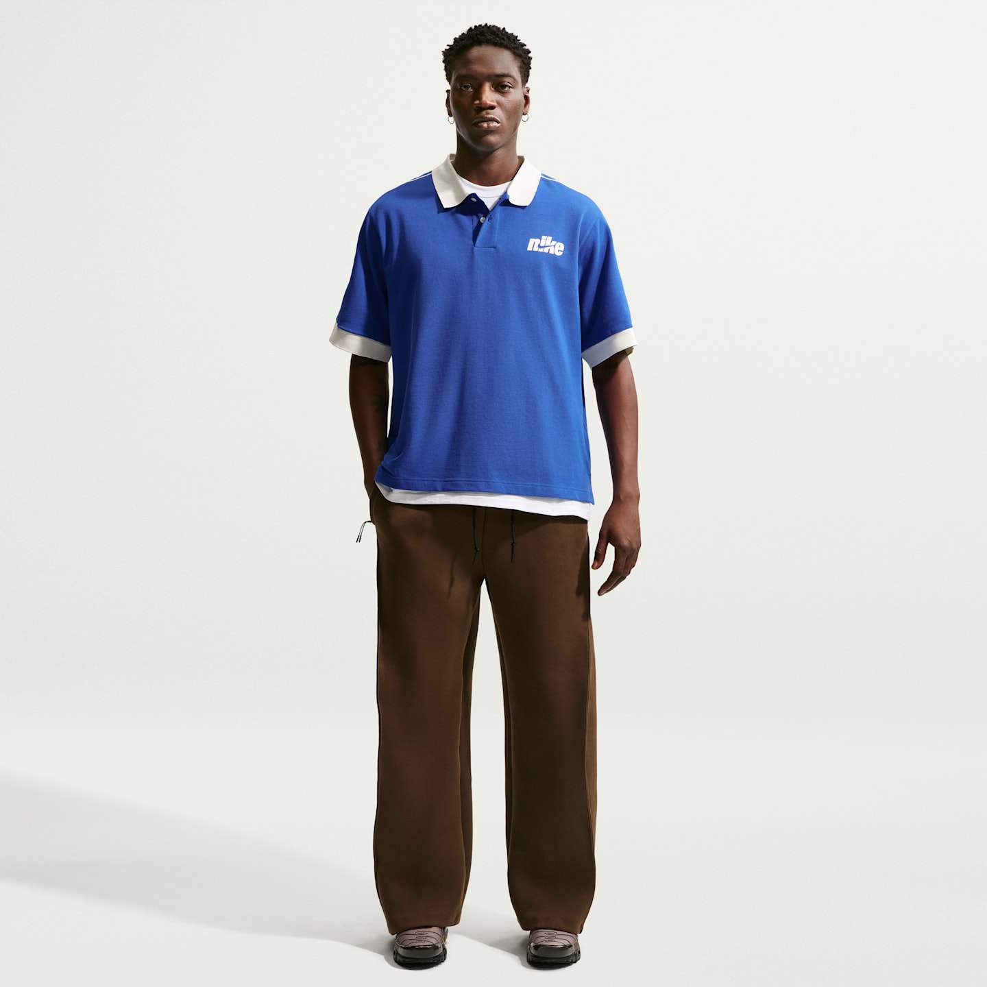 Мужское поло Nike Sportswear Club Oversized Short-Sleeve Polo, цвет: Королевский синий / Молочный — фото 4