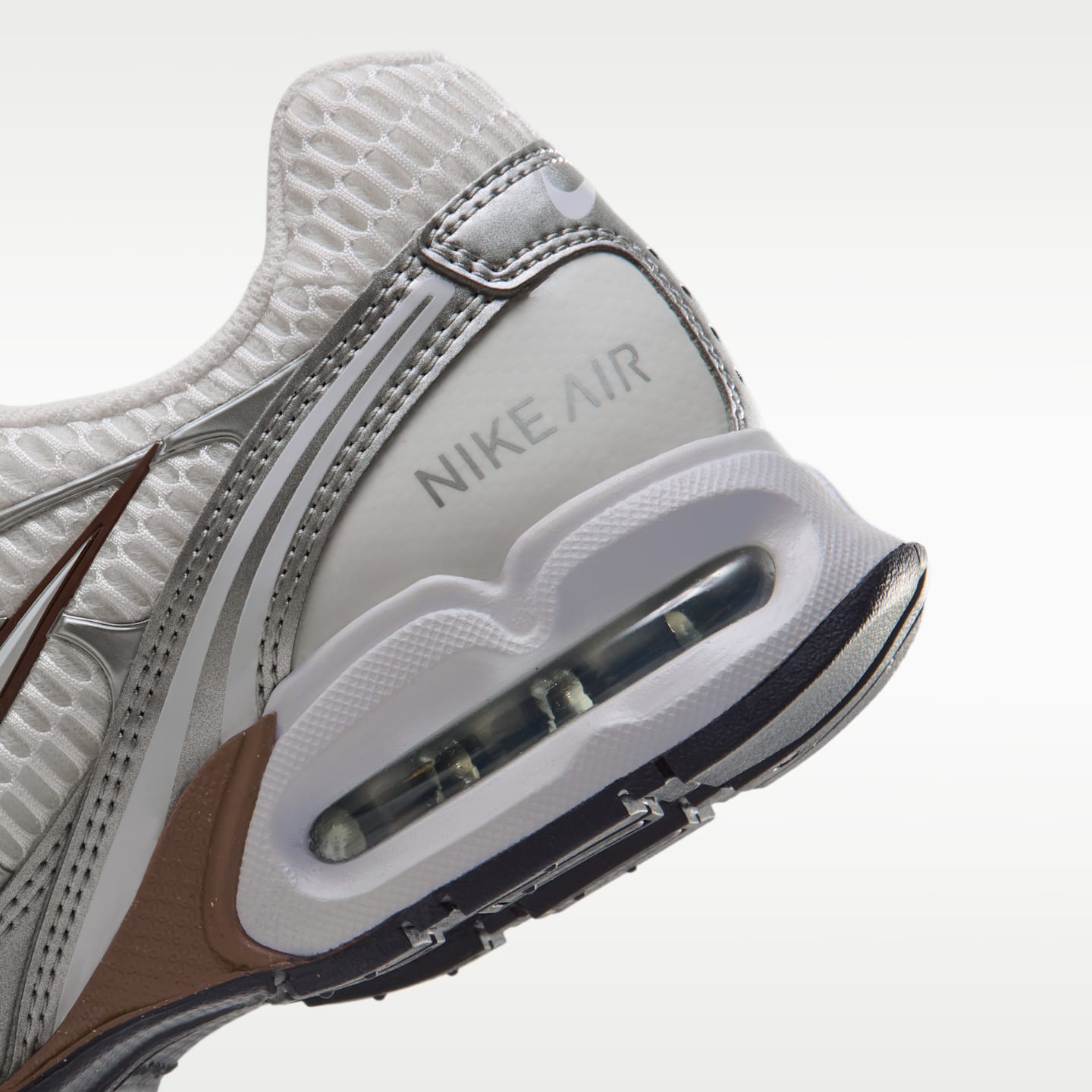 Женские кроссовки Nike Air Max Torch 4 Shoes, цвет: Молочный / Серебряный — фото 8