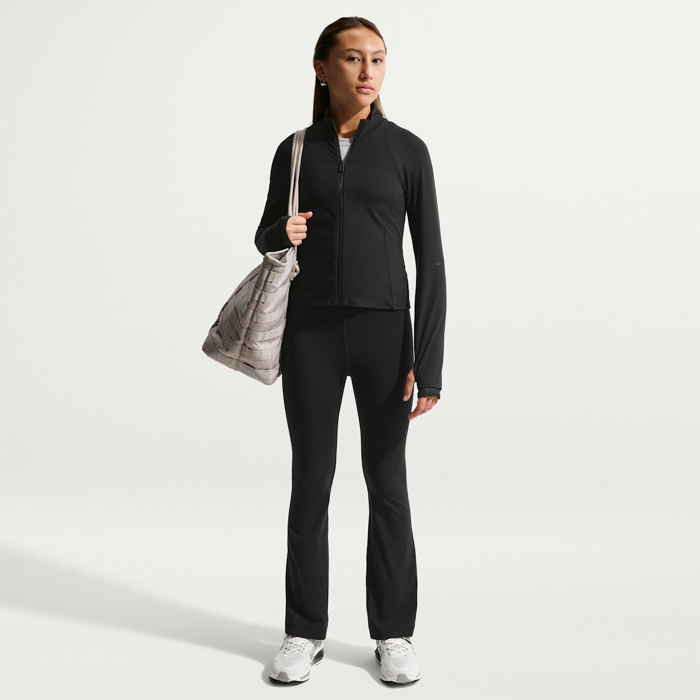 Детский приталенный топ для девочек Nike Mavn Dri-FIT на молнии с длинным рукавом, цвет: Чёрный — фото 4