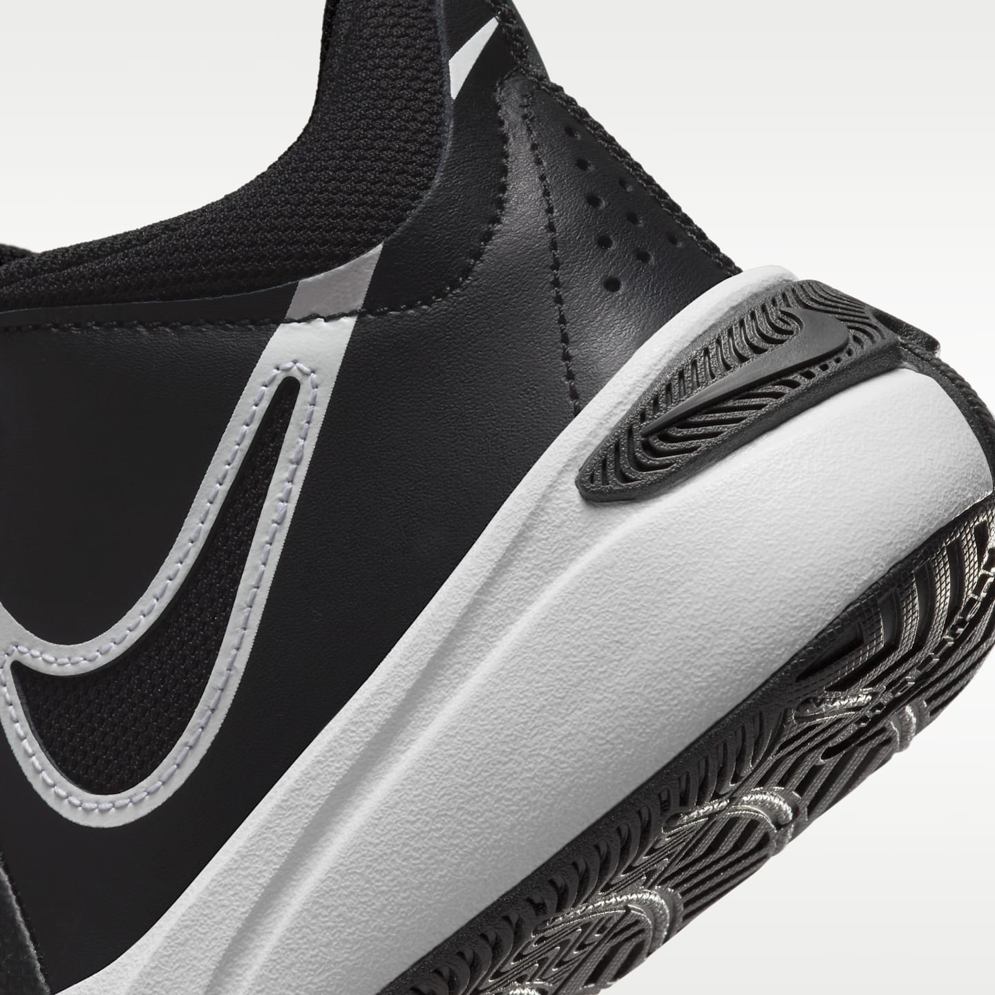 Детские кроссовки Nike Team Hustle D 11 Basketball, цвет: Чёрный / Белый — фото 8
