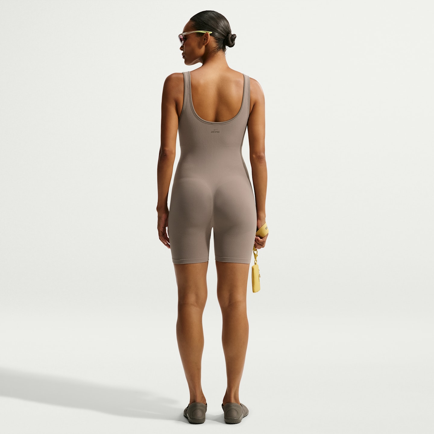 Женское боди NikeSKIMS Ribbed Seamless с круглым вырезом, 5, цвет: Nskm Driftwood — фото 5