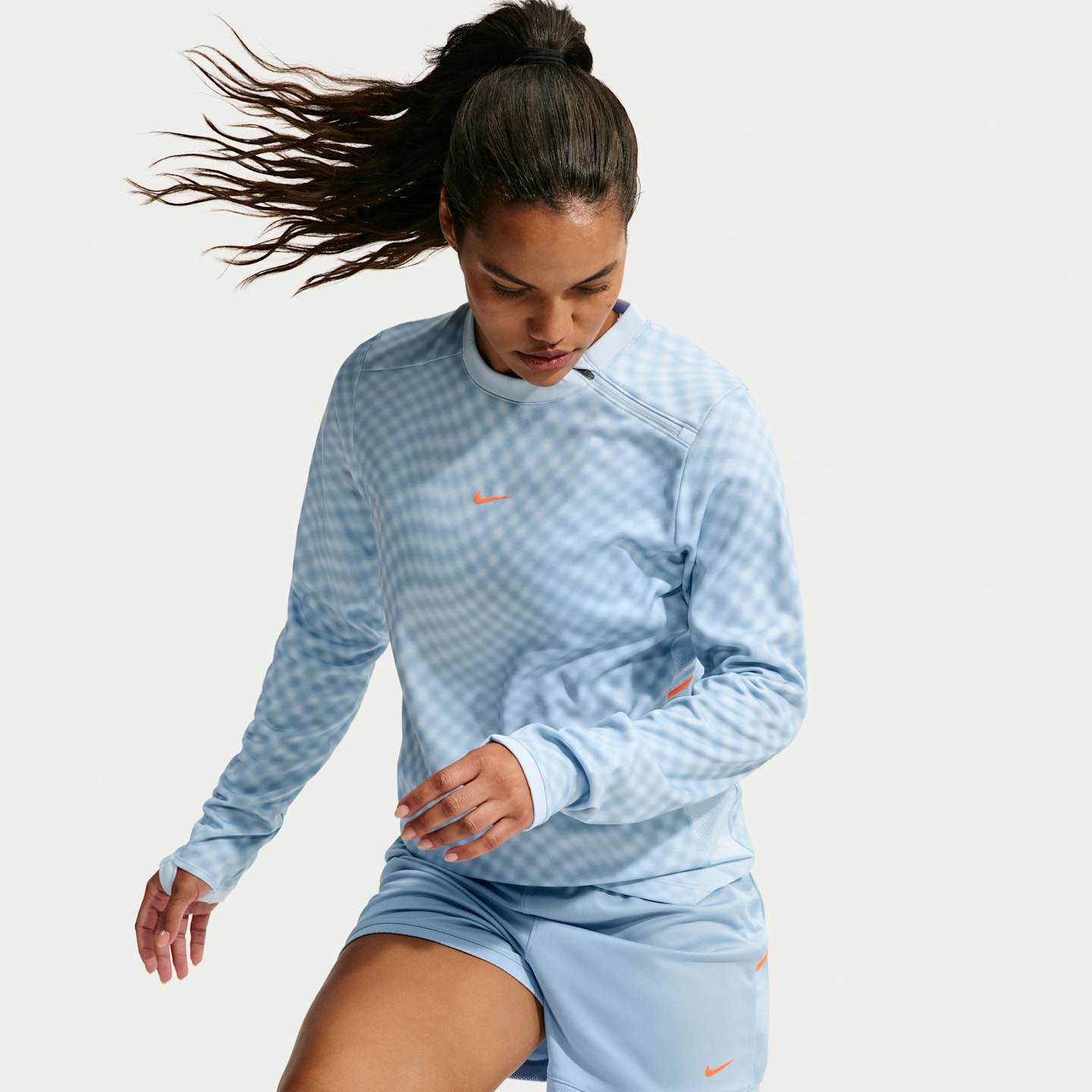 Женский топ Nike United Academy Dri-FIT Long-Sleeve Soccer, цвет: Синий / Оранжевый — фото 3