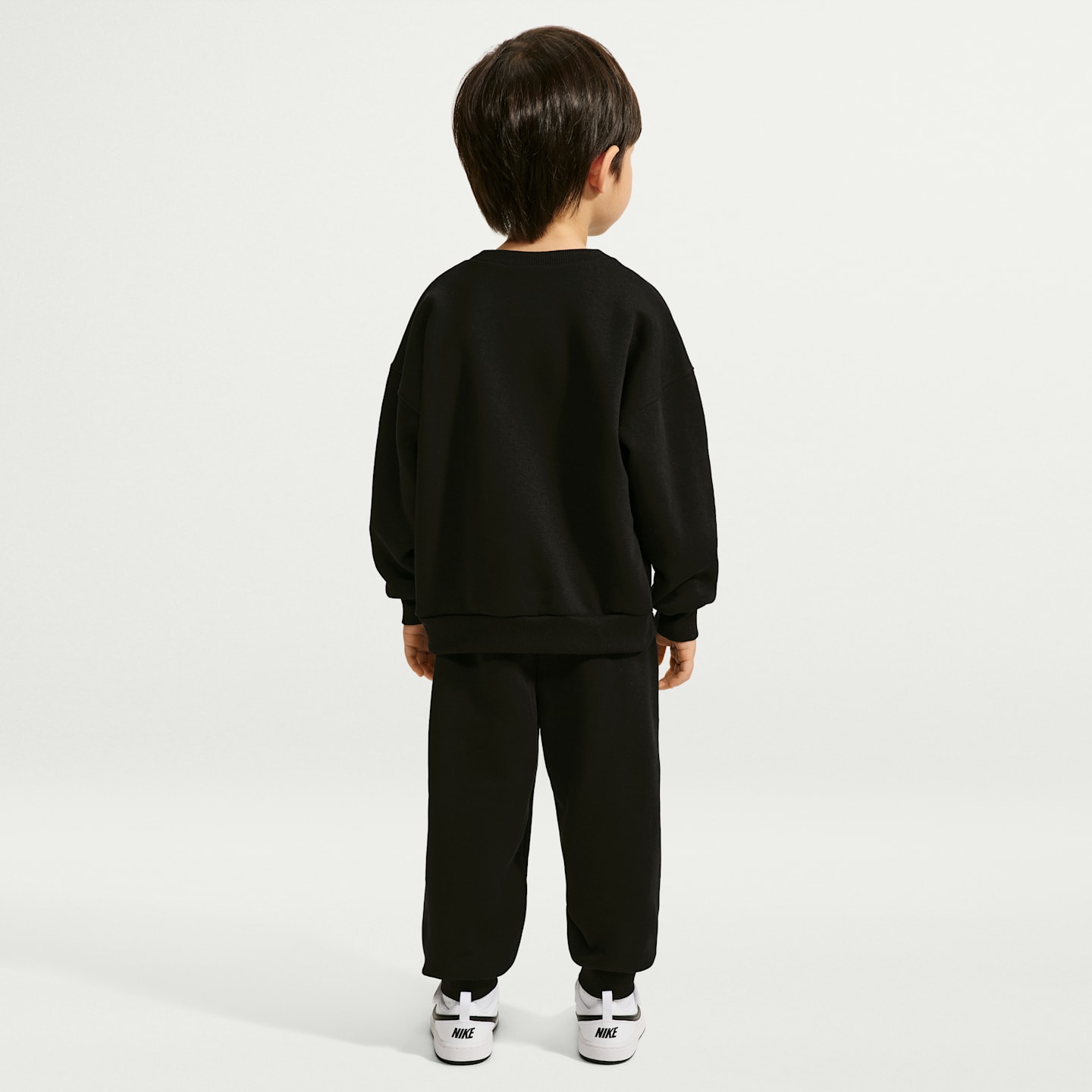 Детские комплекты Nike Sportswear Multisport 2-Piece Fleece Crew Set, цвет: Чёрный — фото 7