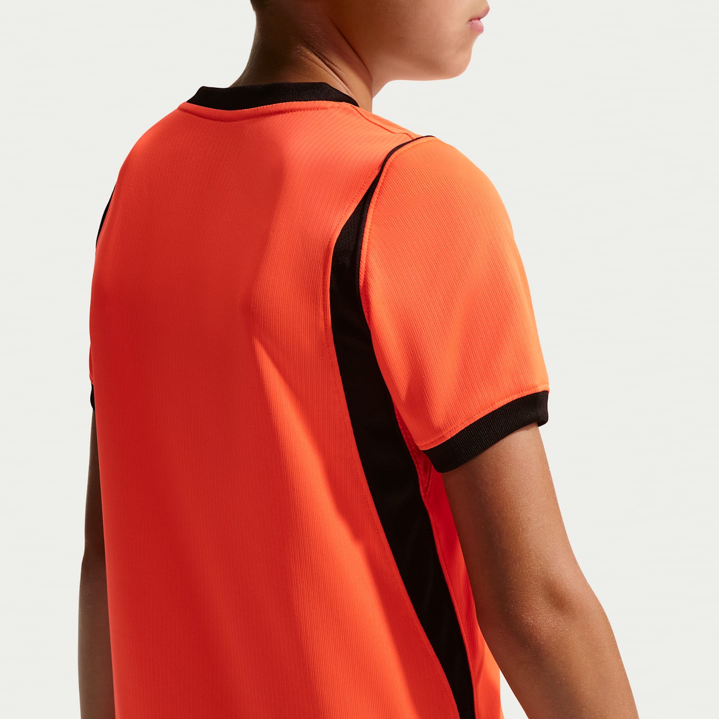 Детский топ Nike Netherlands National Team 2026 Stadium Home Dri-FIT Soccer Jersey, цвет: Малиновый / Чёрный — фото 2