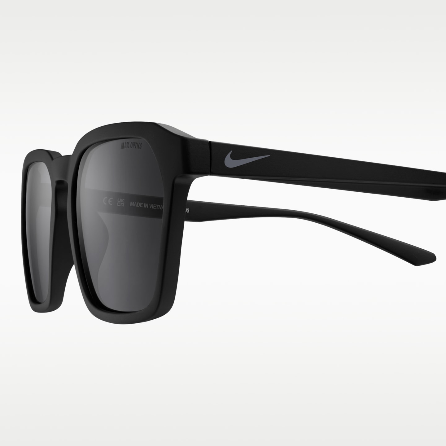 Мужские солнцезащитные очки Nike Vital Shift Polarized, цвет: Чёрный / Серый — фото 6