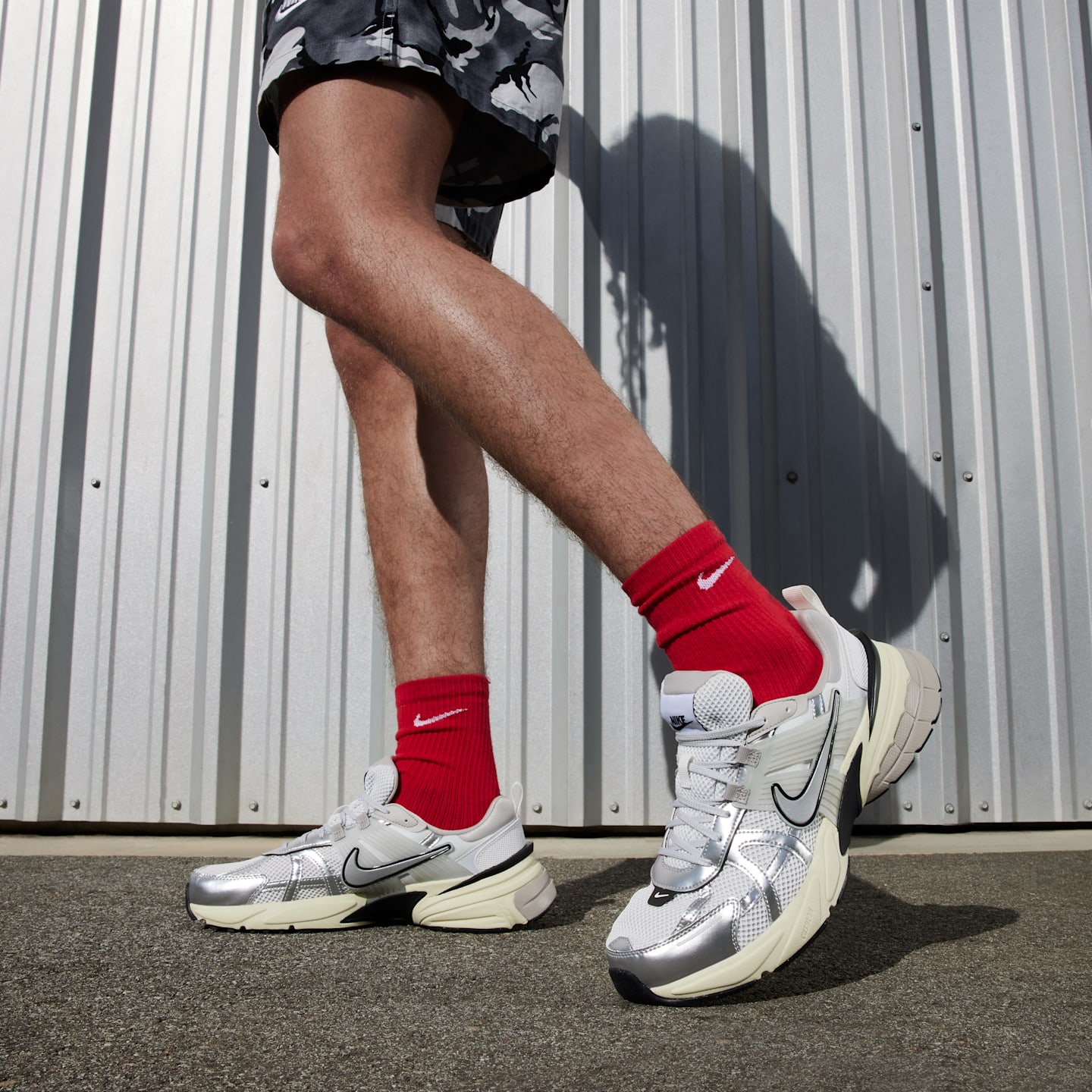 Мужские кроссовки Nike V2K Run, цвет: Снежный белый / Платиновый — фото 2