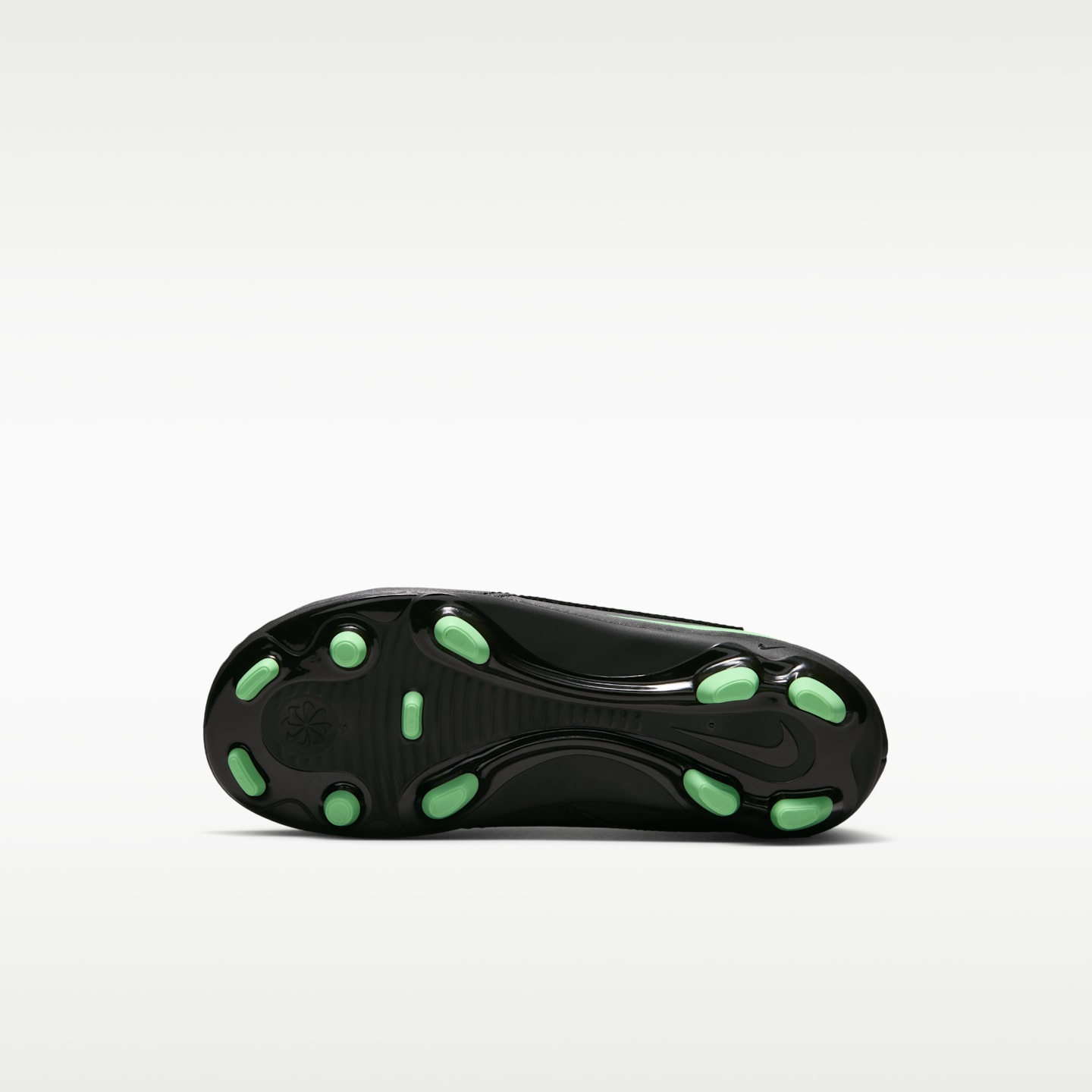 Детские бутсы Nike Jr. Phantom 6 Low Club Multi-Ground Soccer Cleats, цвет: Чёрный / Зелёный — фото 2