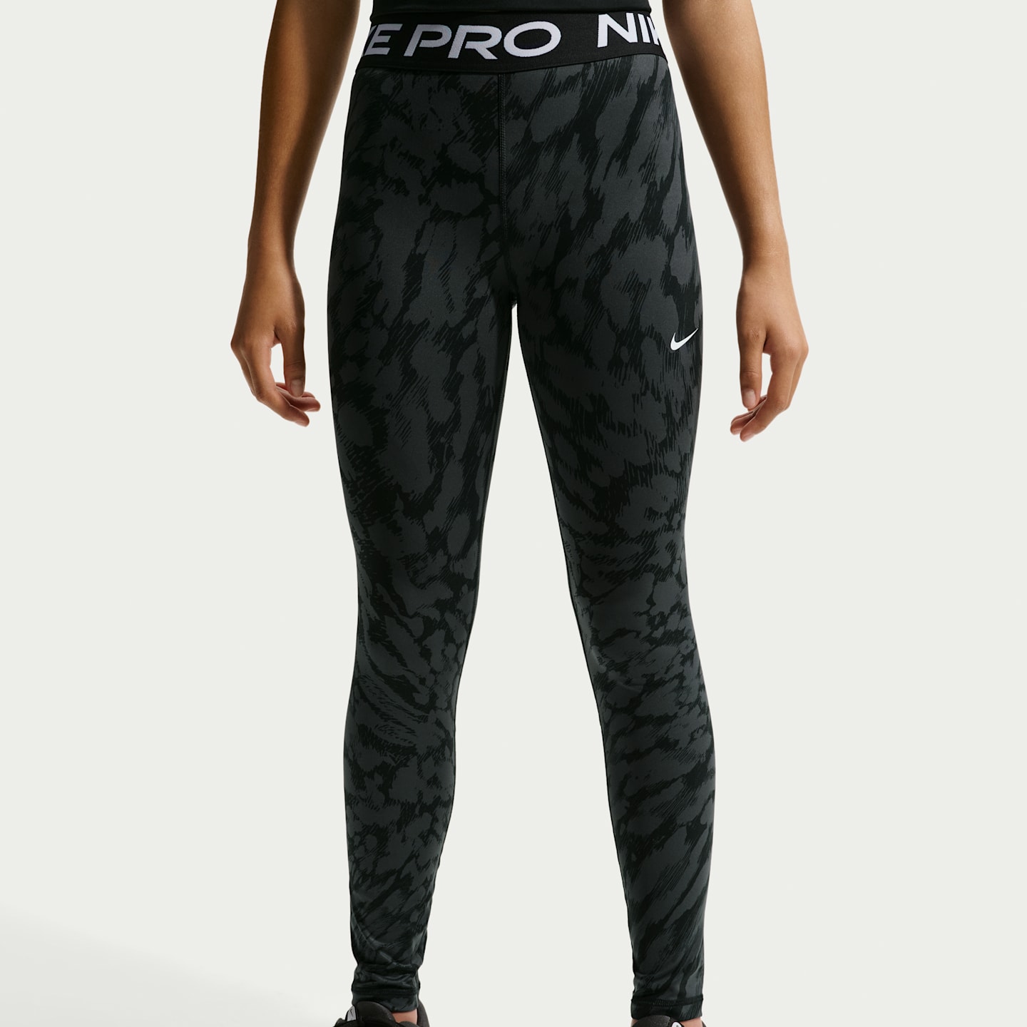 Детские леггинсы для девочек Nike Pro, цвет: Чёрный / Белый — фото 2