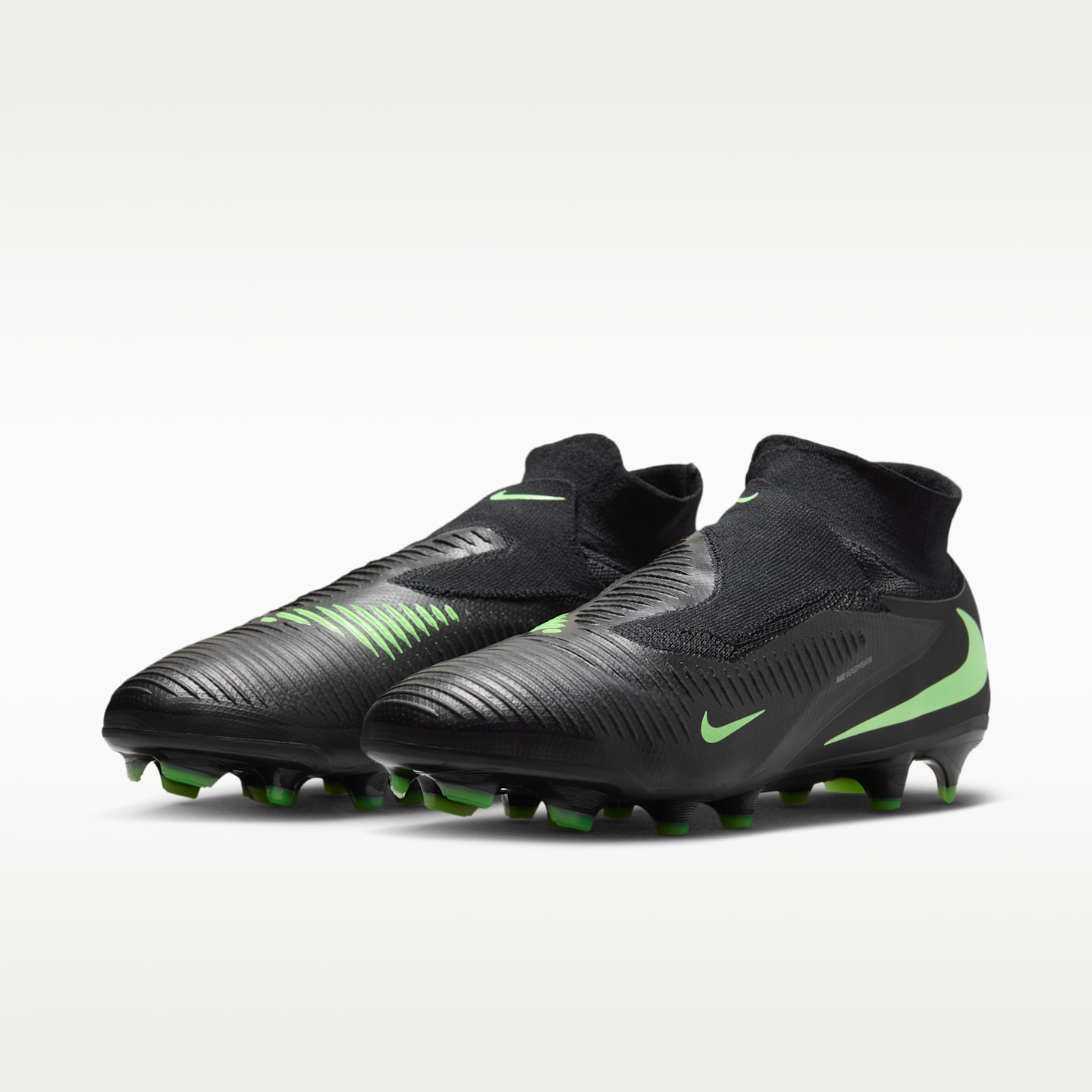 Мужские бутсы Nike Phantom 6 High Pro Firm-Ground Soccer, цвет: Чёрный / Зелёный — фото 5