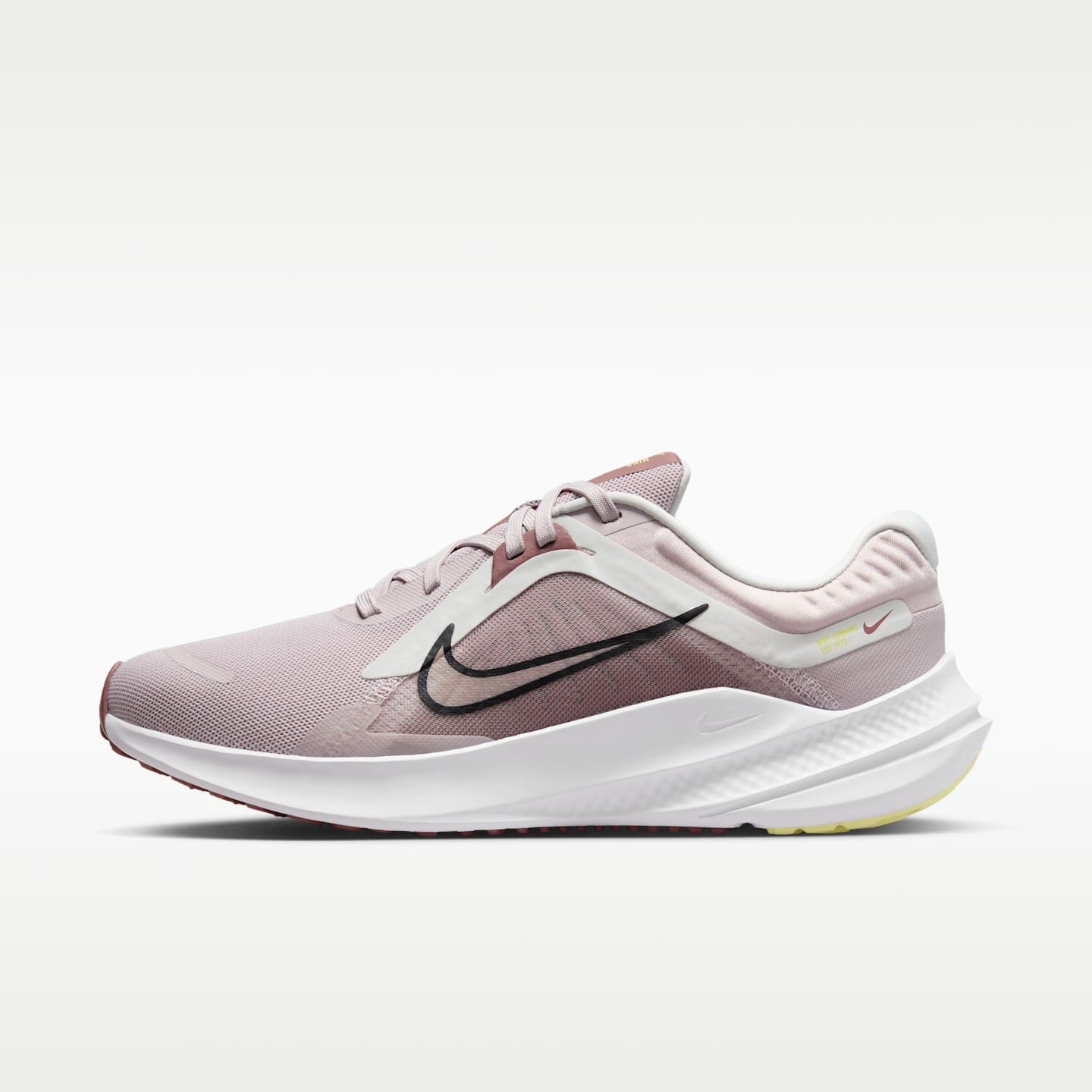 Женские кроссовки Nike Quest 5 Road Running, цвет: Платиновый фиолетовый / Розовато-лиловый — фото 1
