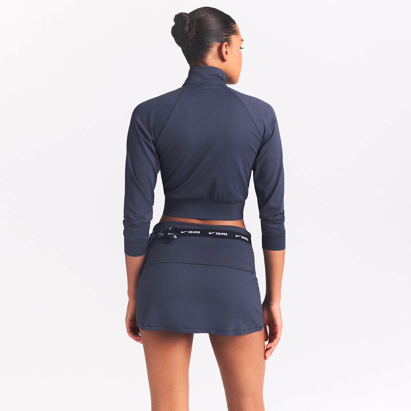 Женская спортивная куртка NikeSKIMS Airy, цвет: Глубокий королевский синий — фото 2