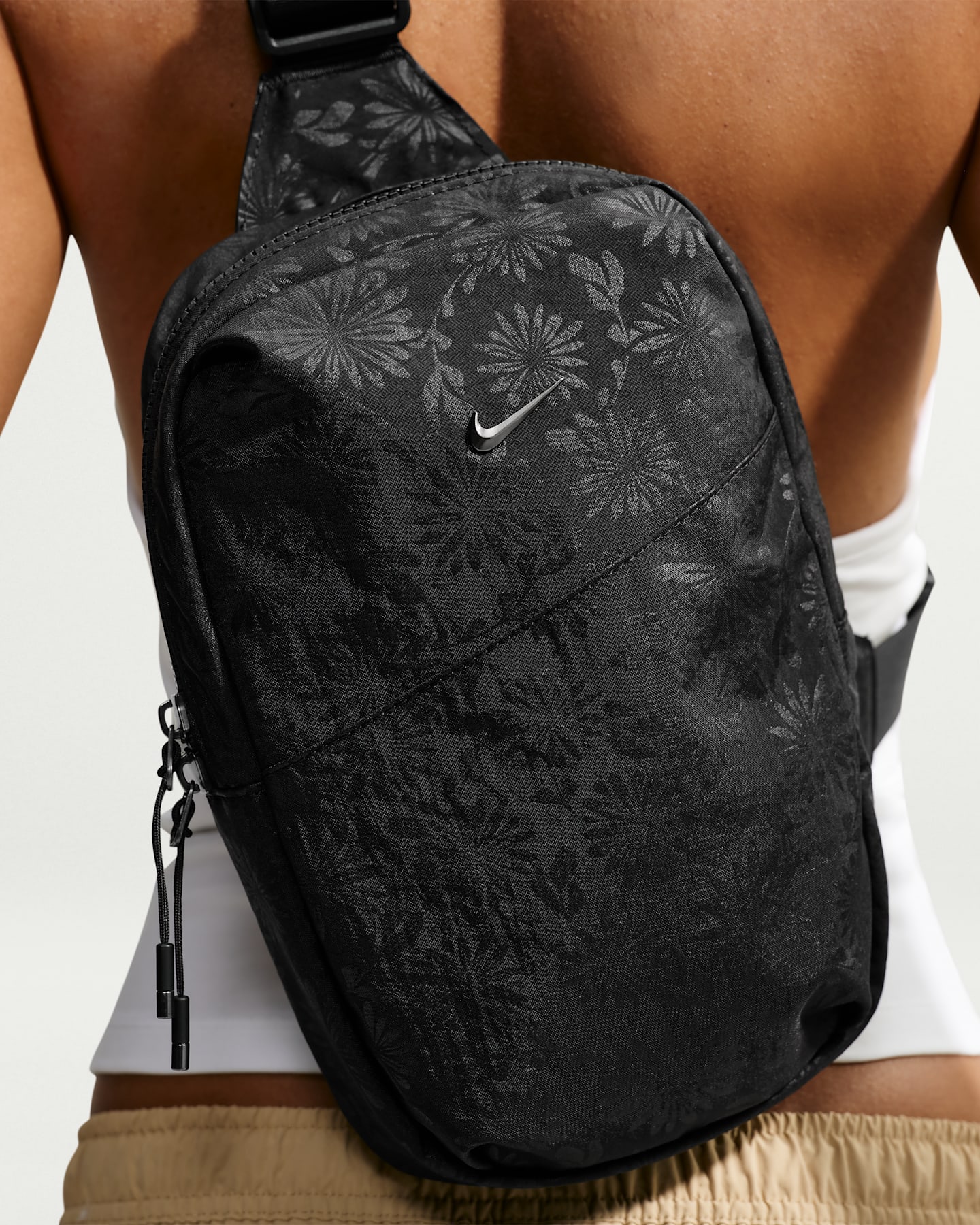Сумка Nike Aura Floral Crossbody (5L), цвет: Чёрный / Графитовый — фото 8