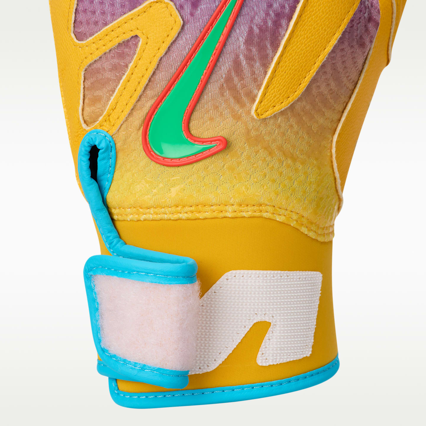 Мужские перчатки Nike Alpha Elite Acuna Baseball Batting Gloves, цвет: Фиолетовый / Золотой — фото 3