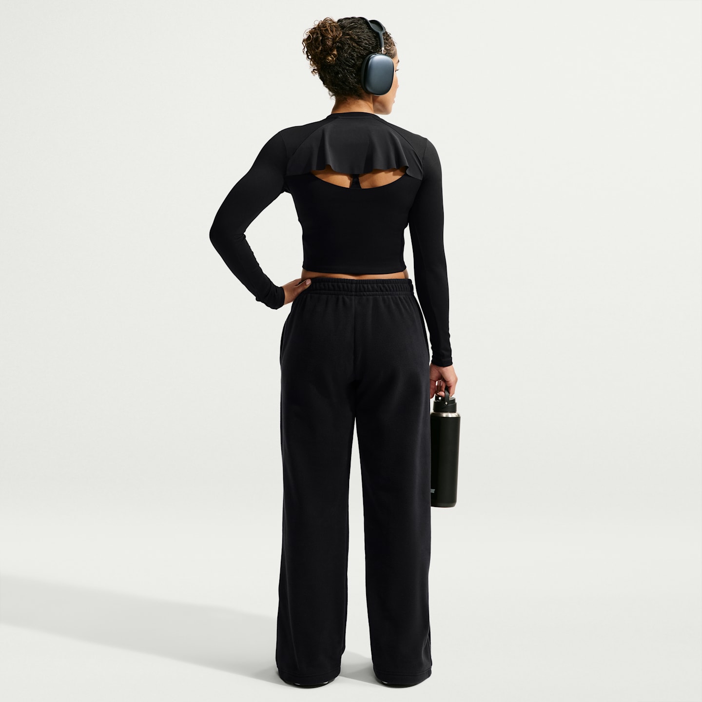 Женские широкие брюки Nike One Therma-FIT со средней посадкой, цвет: Чёрный / Белый — фото 5